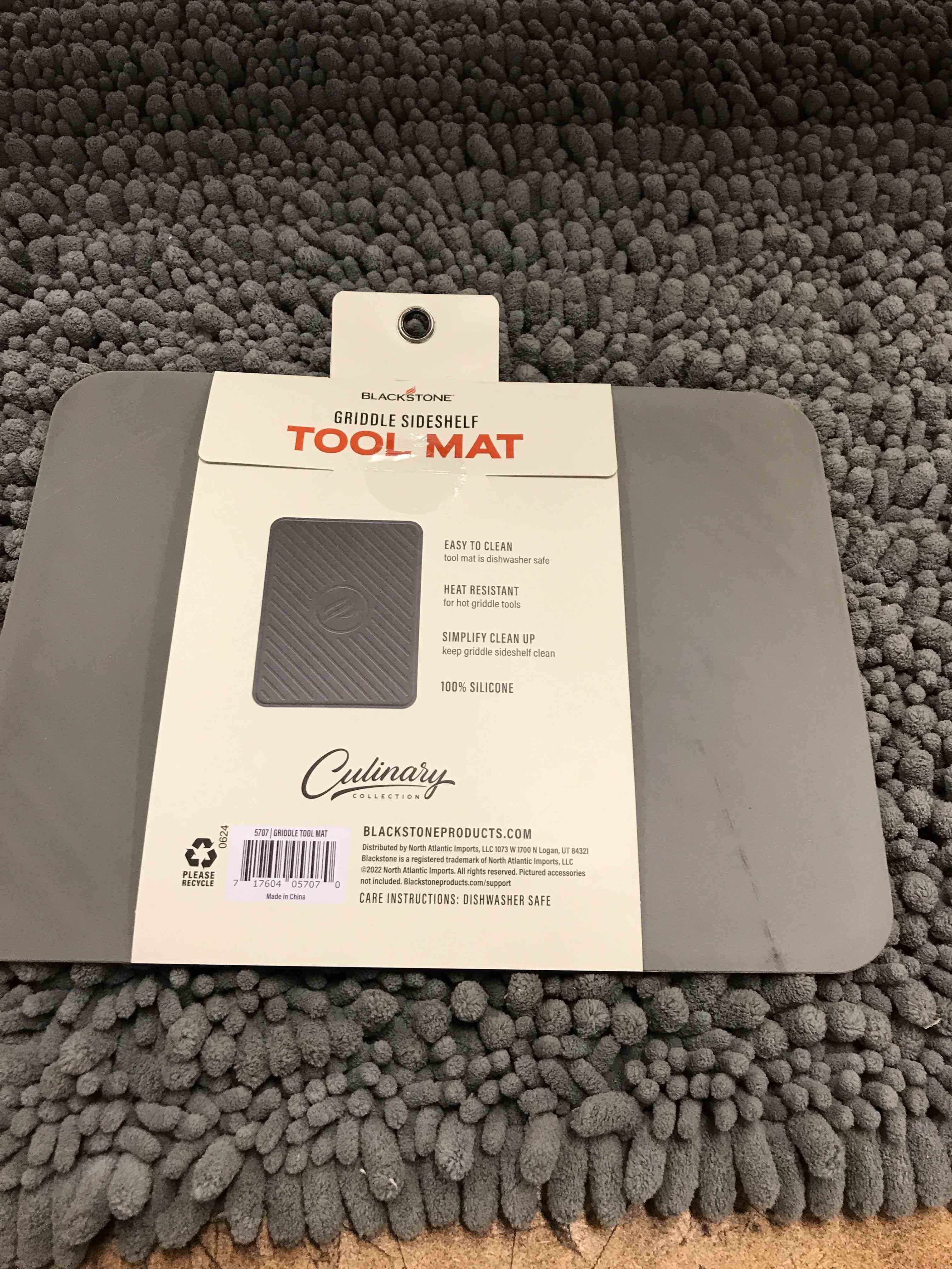 Condition photo showing New/Like New for griddle slide shelf tool mat