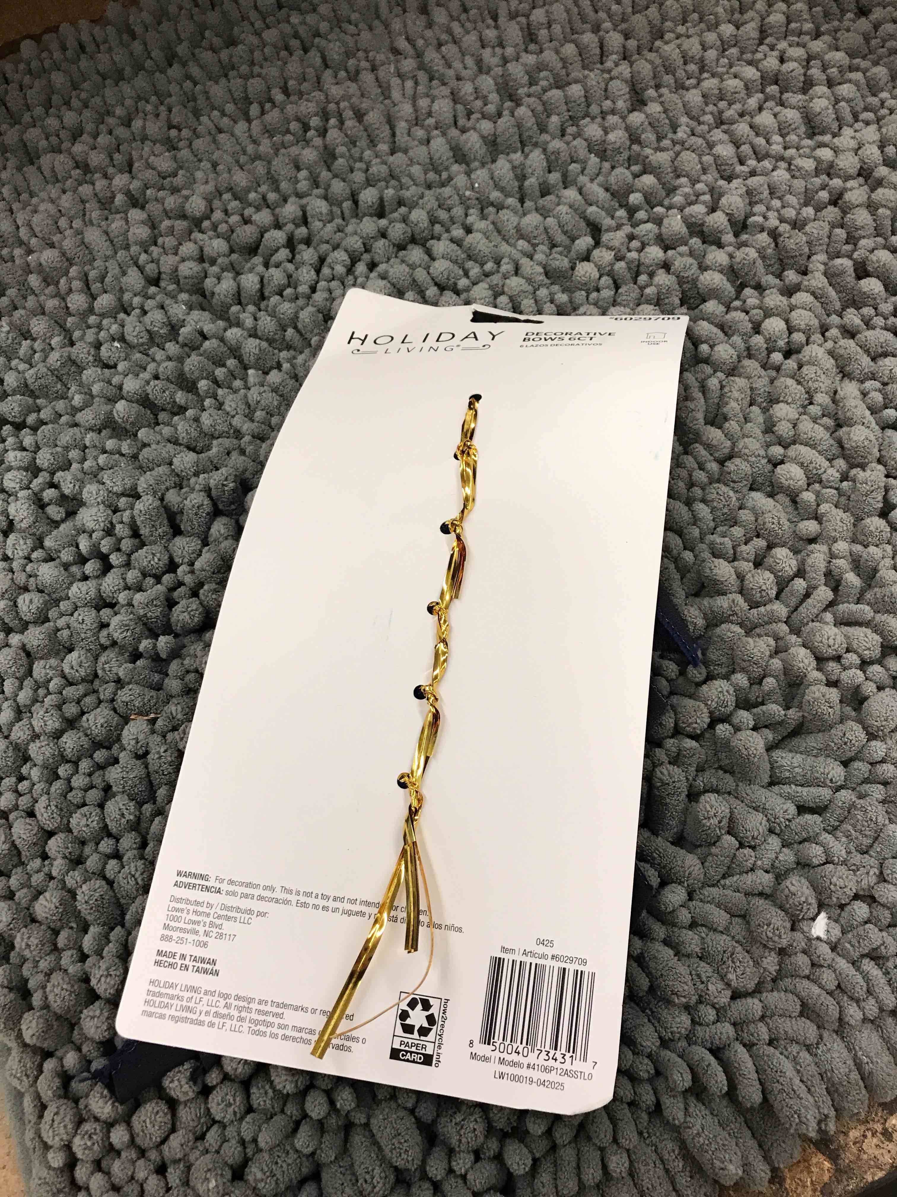 Condition photo showing New/Like New for holiday living 6 ct decorative bows