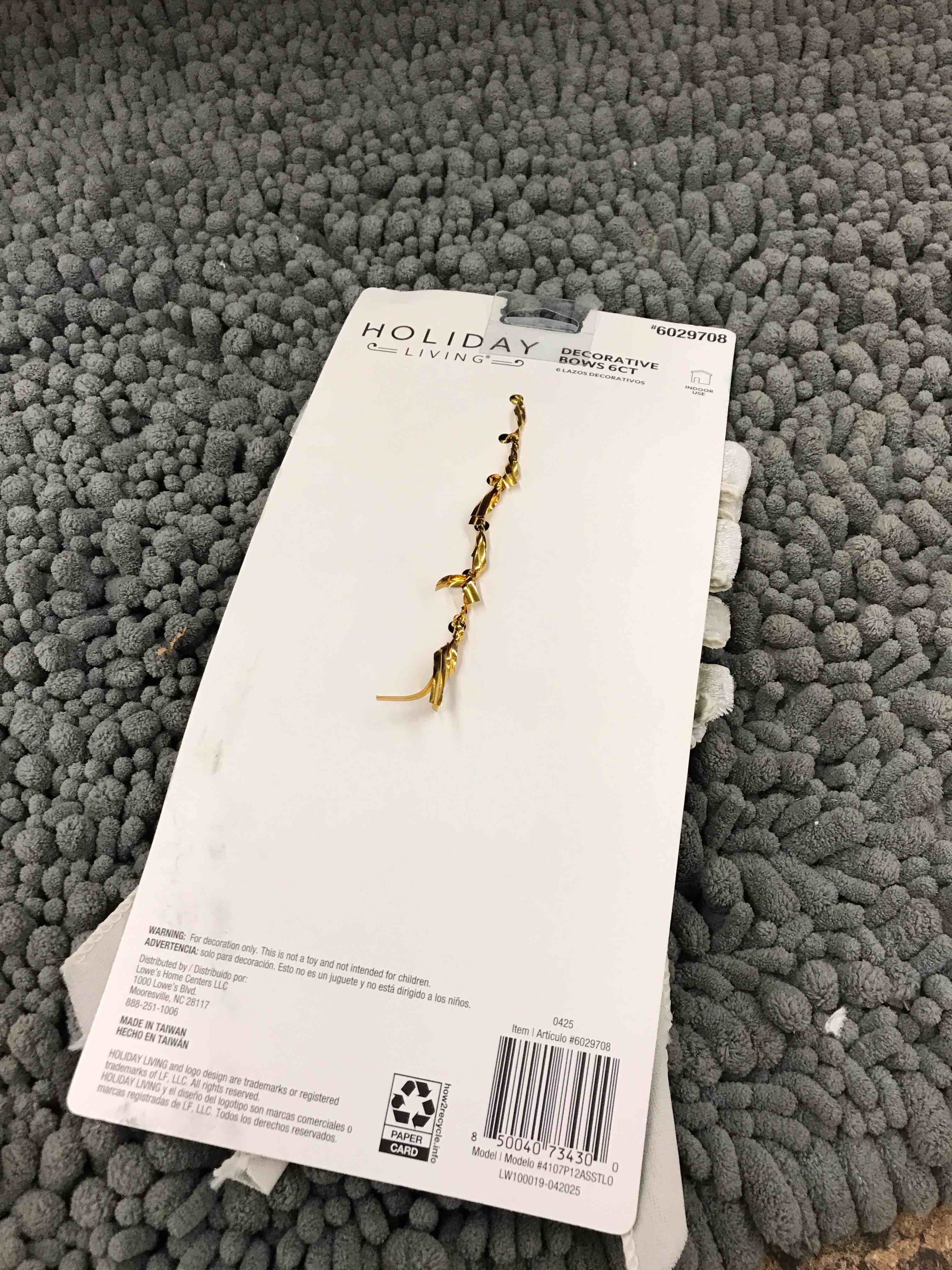 Condition photo showing New/Like New for holiday living 6ct decorative bows