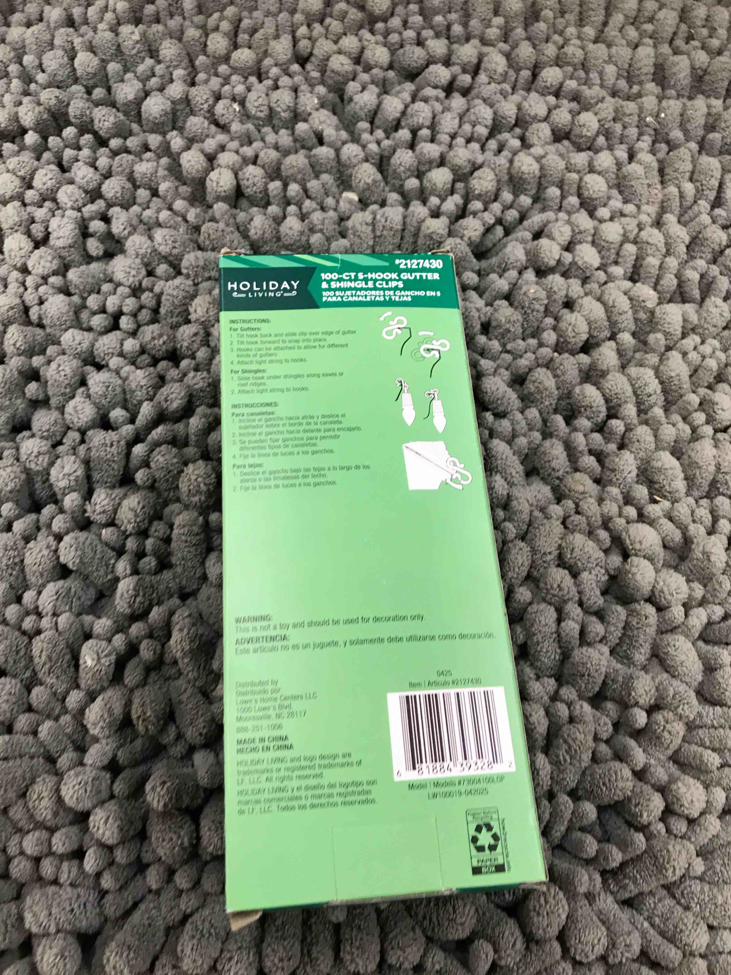 Condition photo showing New/Like New for 100ct s-hook gutter & shingle clips