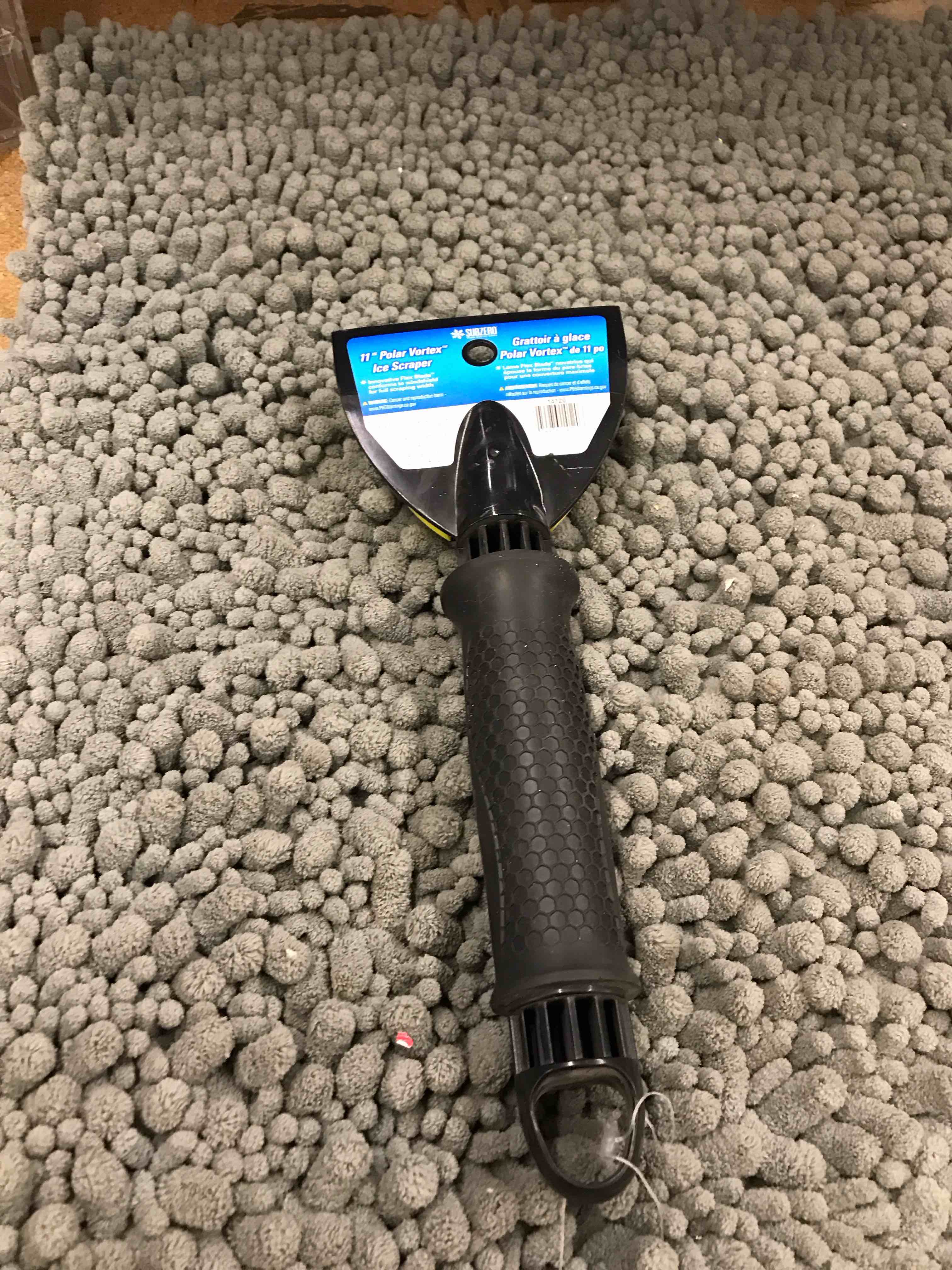 Condition photo showing New/Like New for subzero 14120y 11" yellow polar vortex scraper