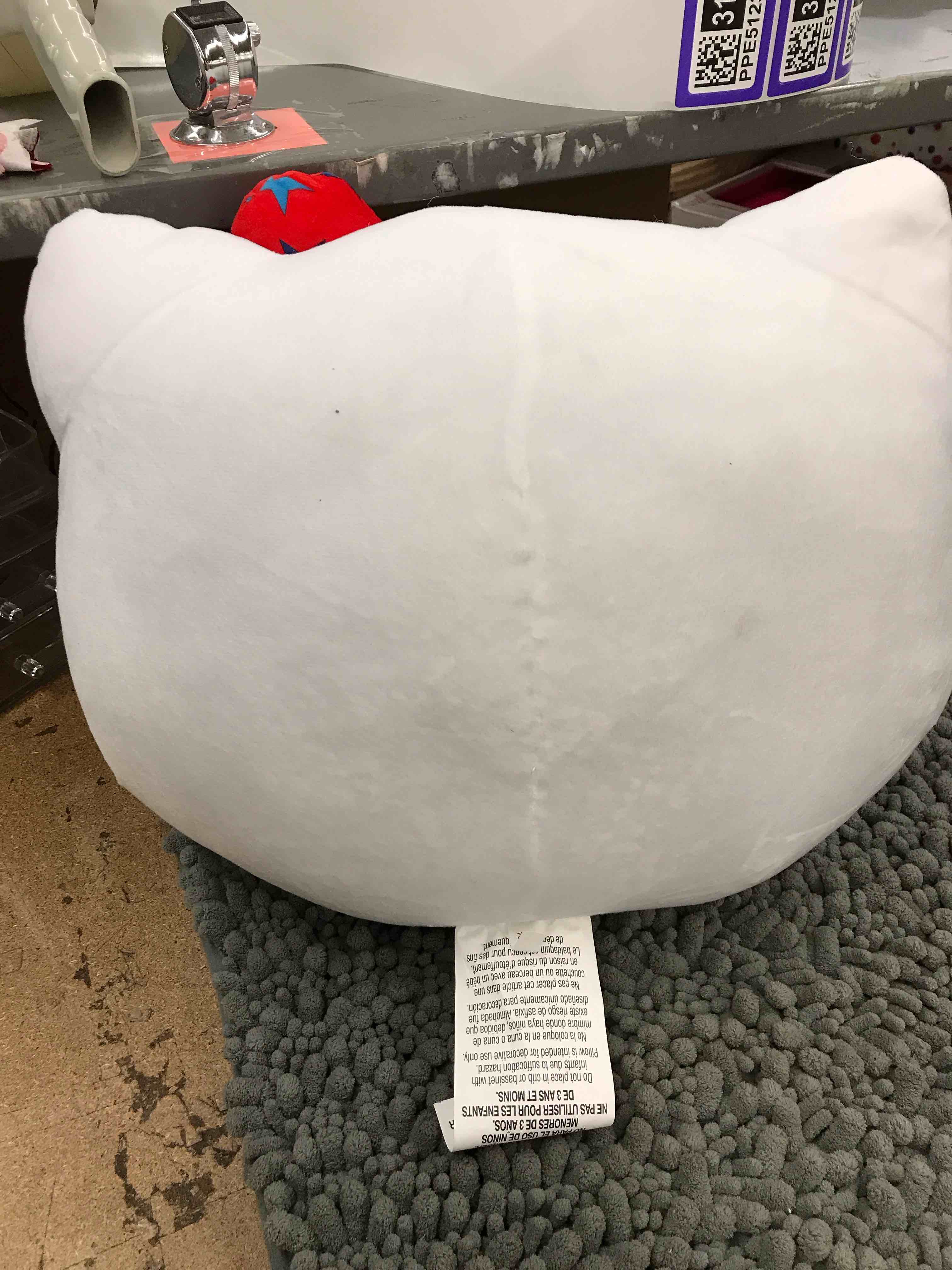 Condition photo showing New/Like New for hello kitty pillow