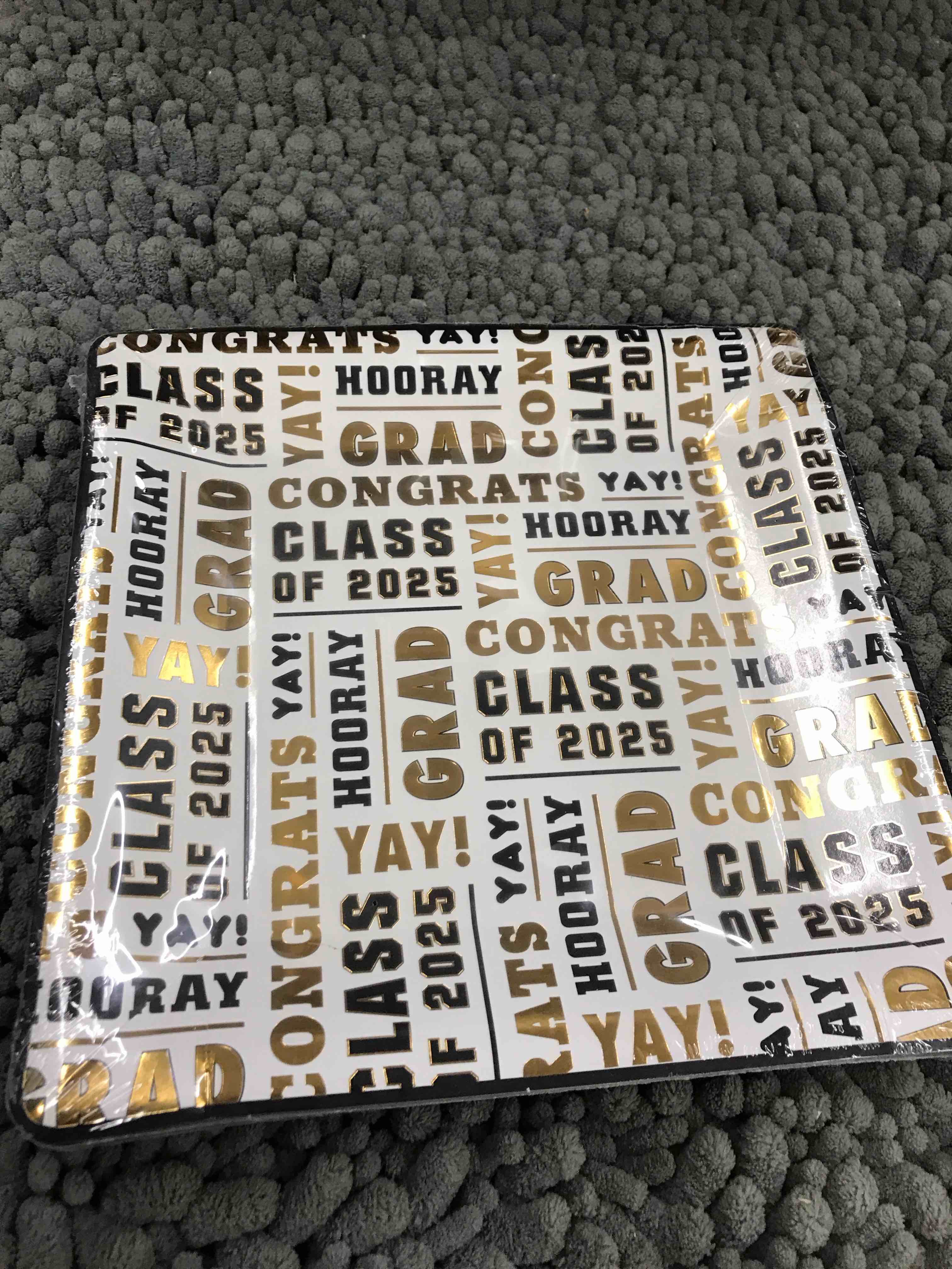 12 pack graduation paper plates
