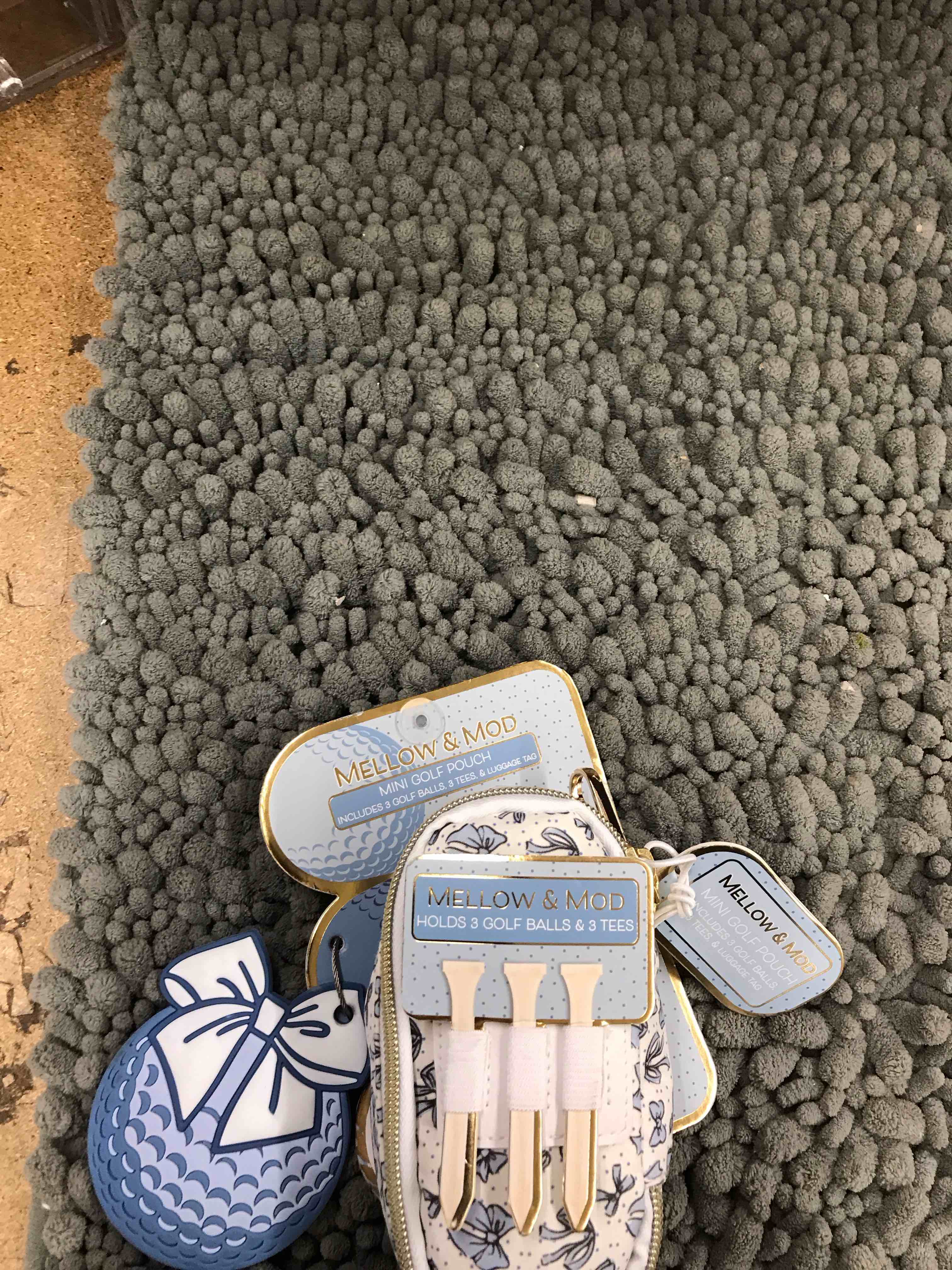 Condition photo showing New/Like New for mellow & mod mini golf pouch