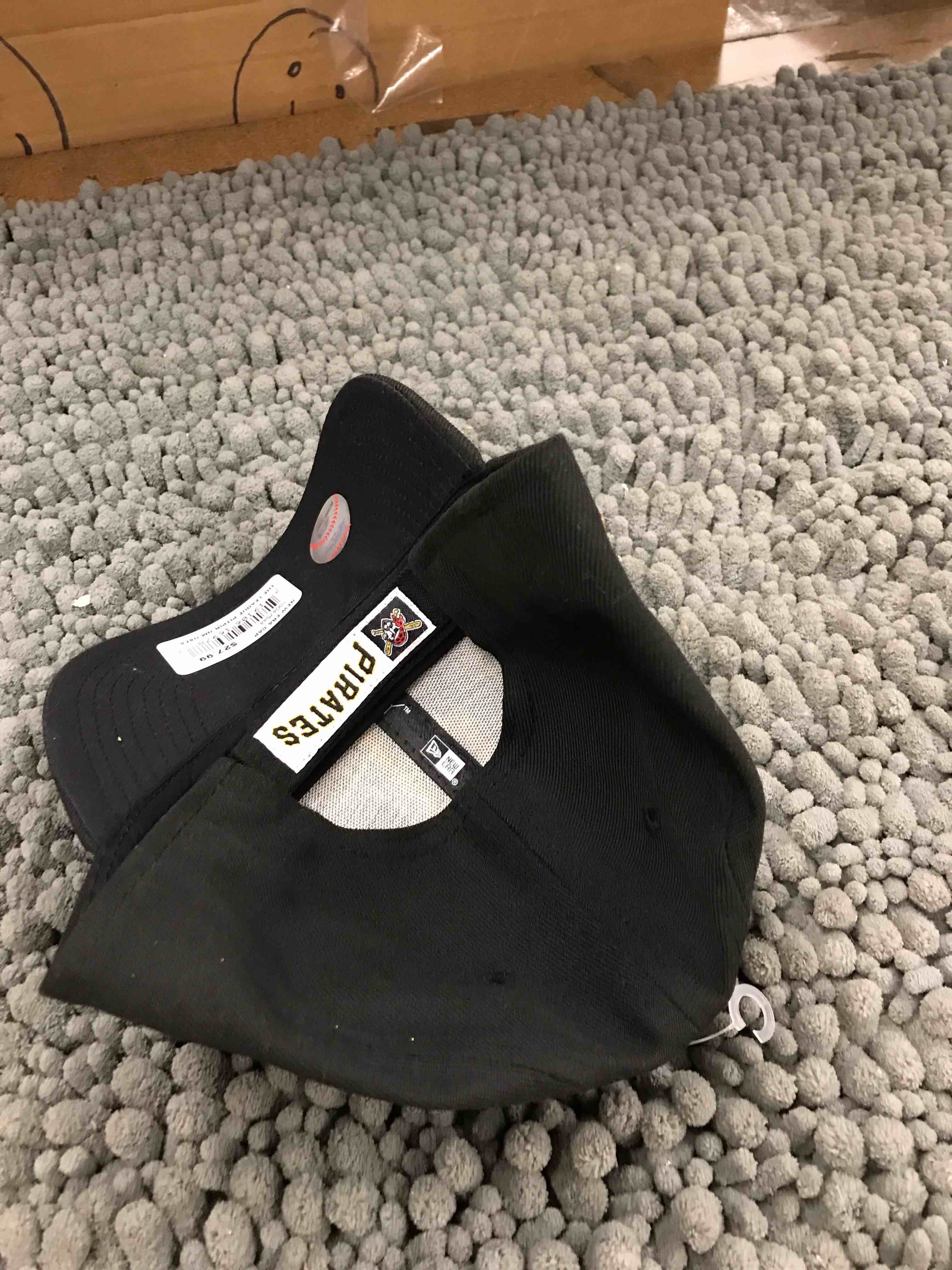 Condition photo showing New/Like New for pittsburg pirates baseball cap