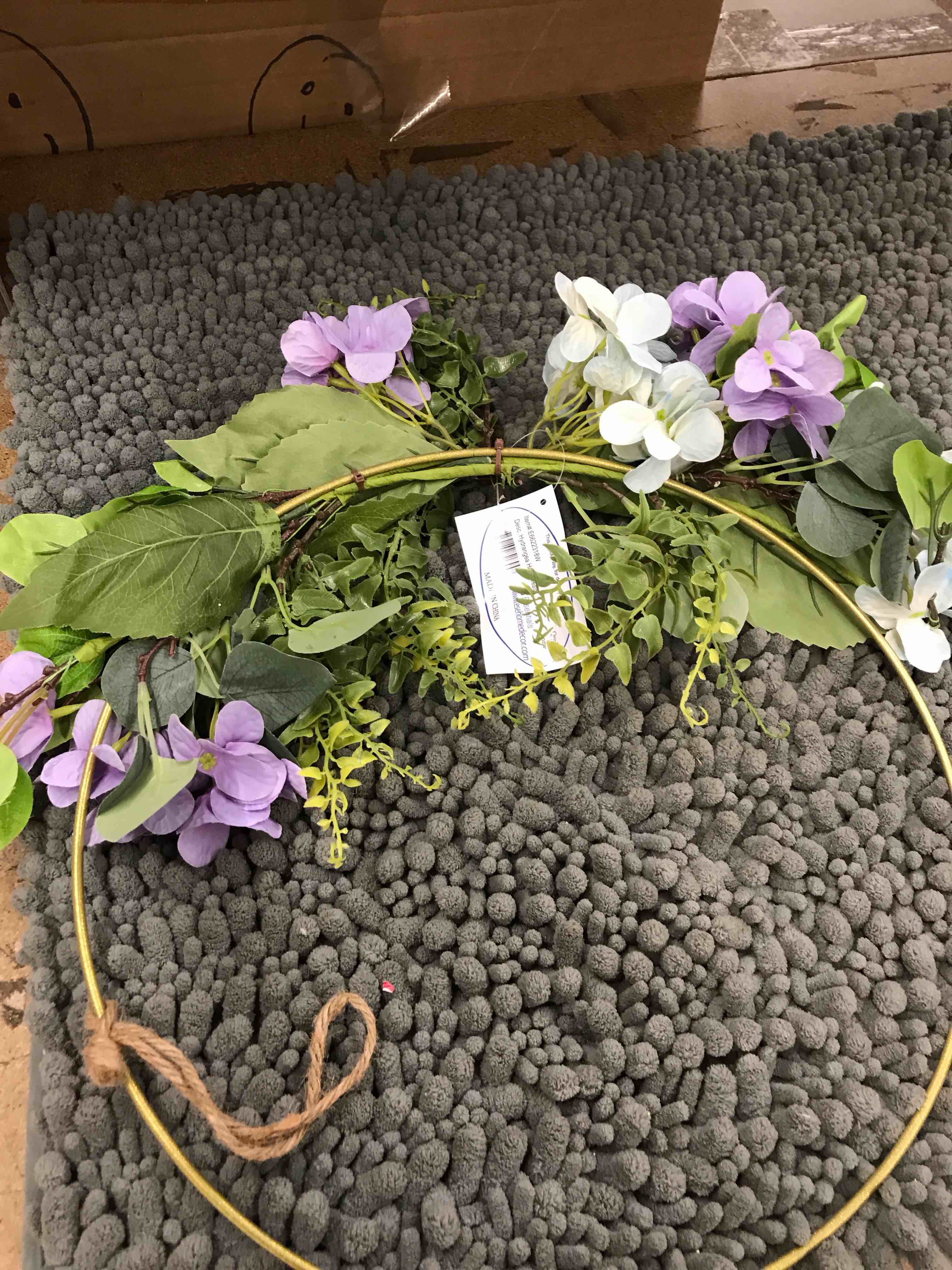 Condition photo showing New/Like New for decorative wreath 