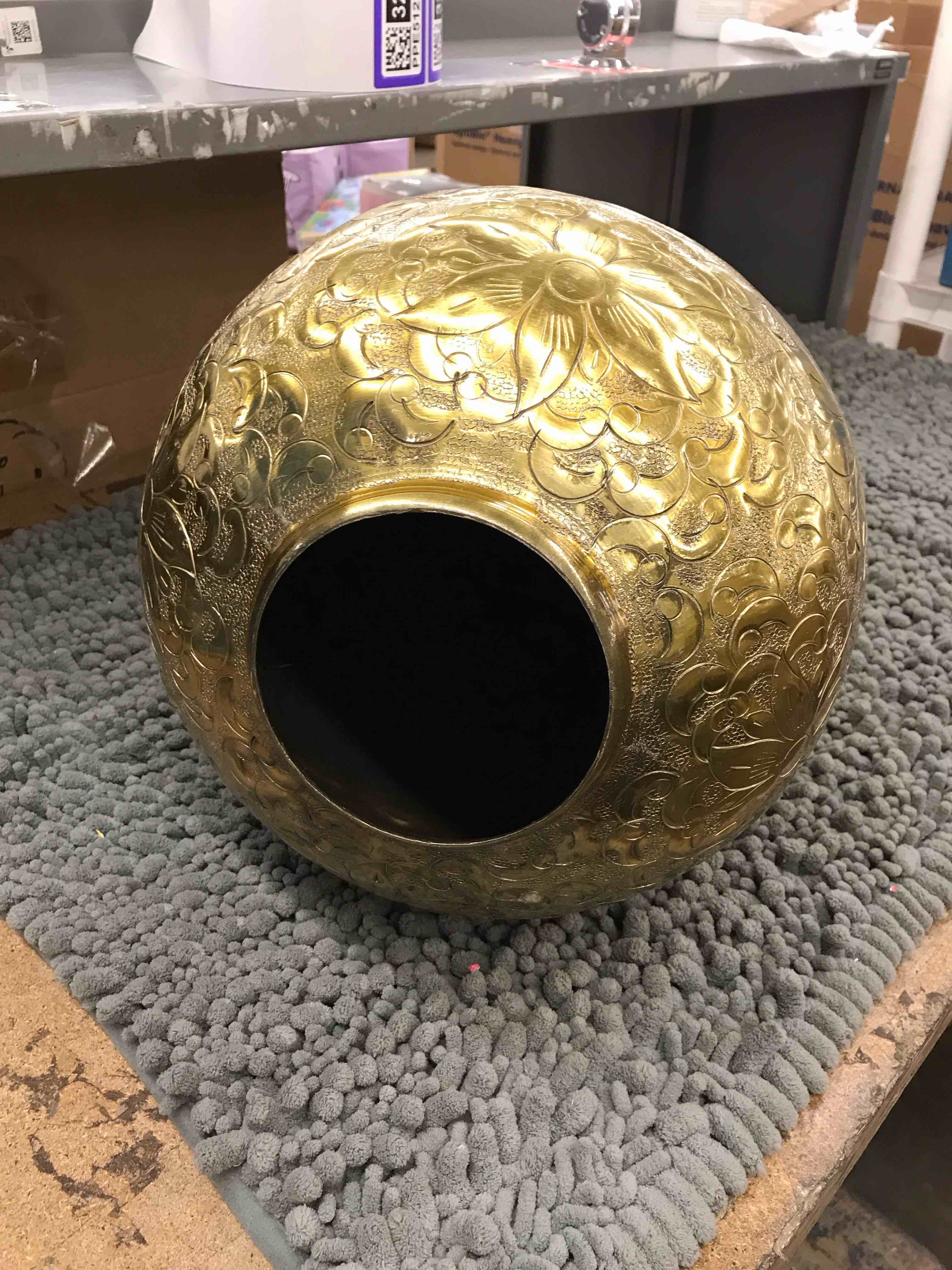 Condition photo showing New/Like New for vase