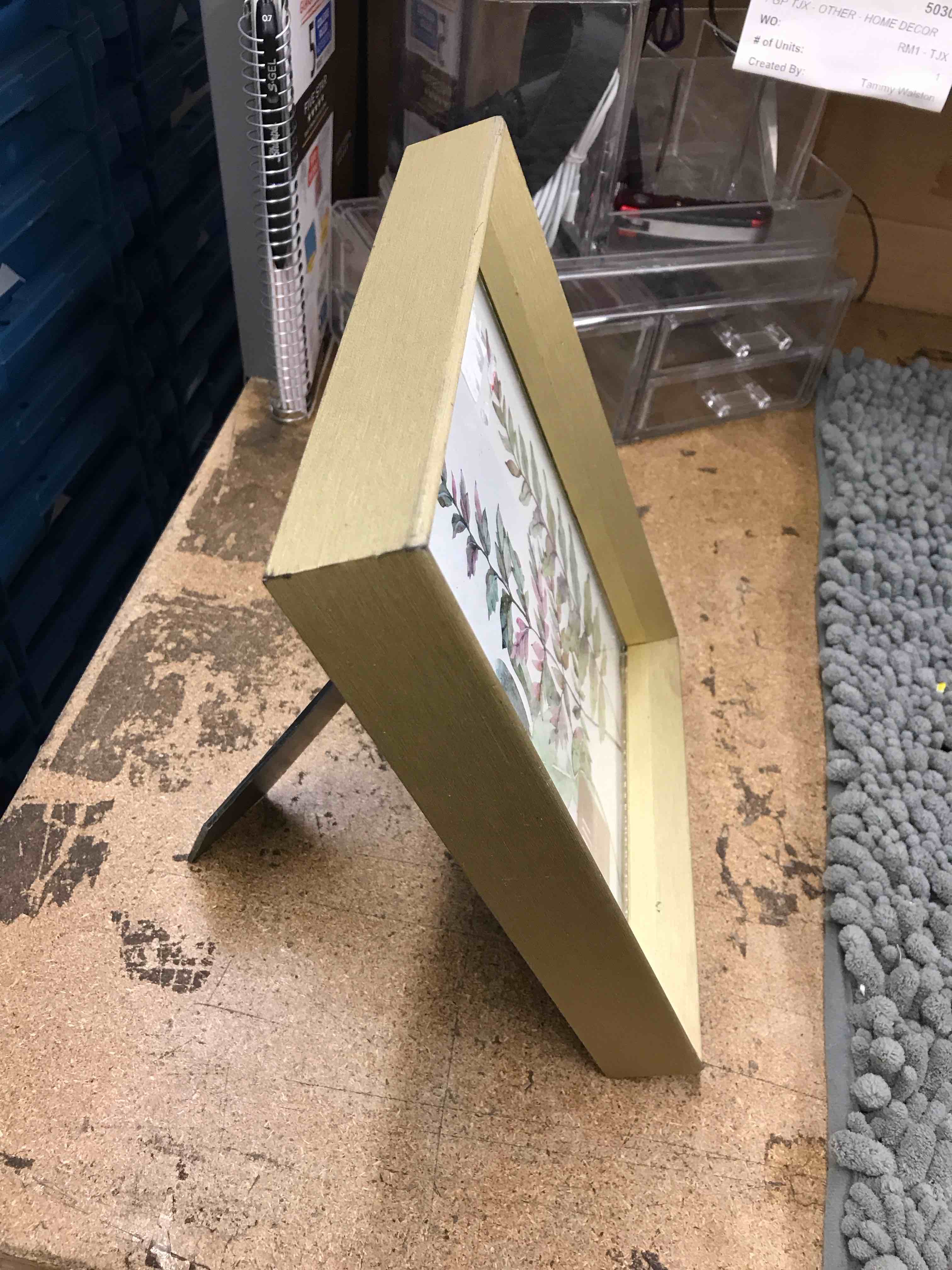 Condition photo showing New/Like New for 8x10 picture frame