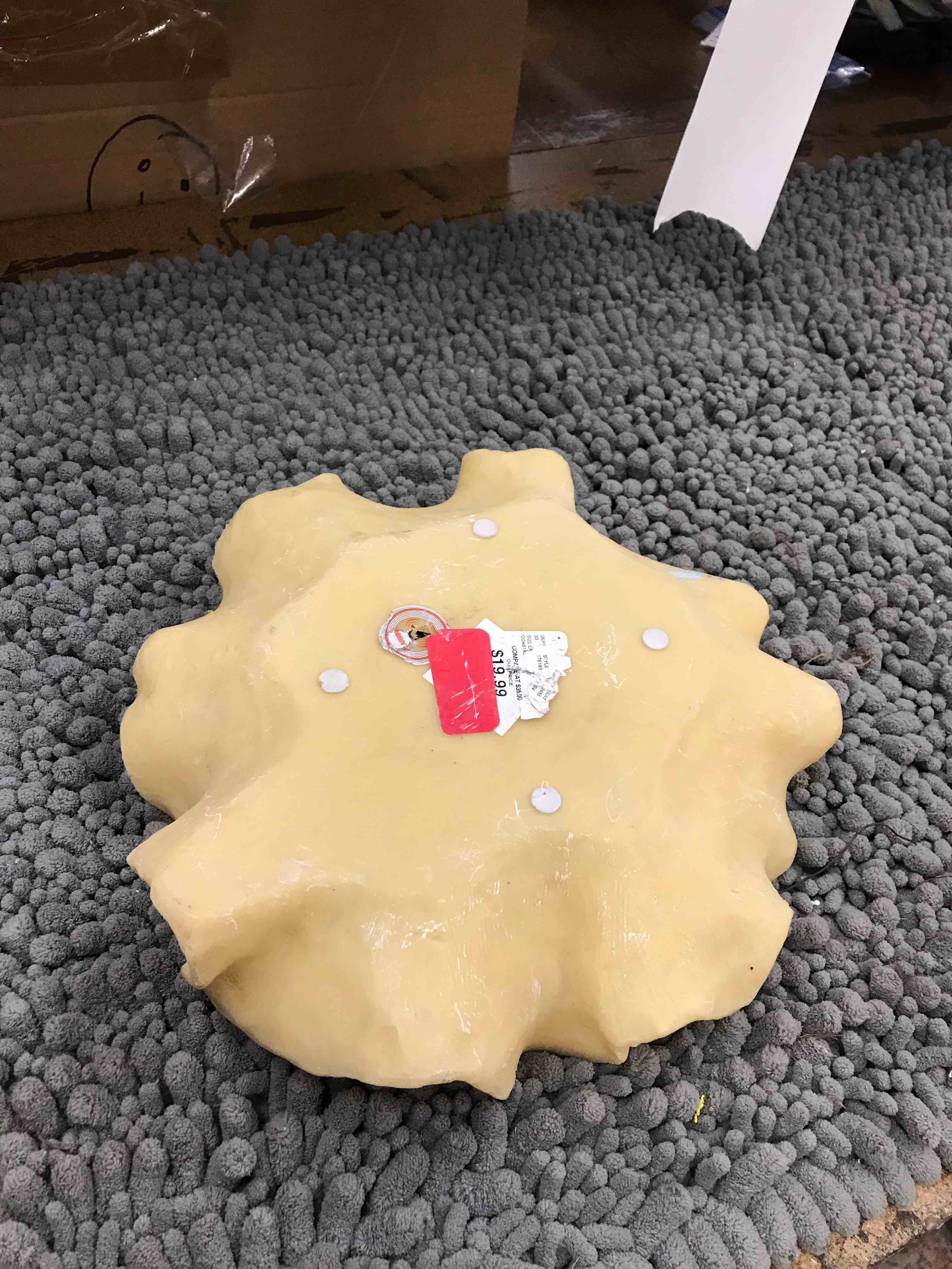 Condition photo showing New/Like New for decoration 