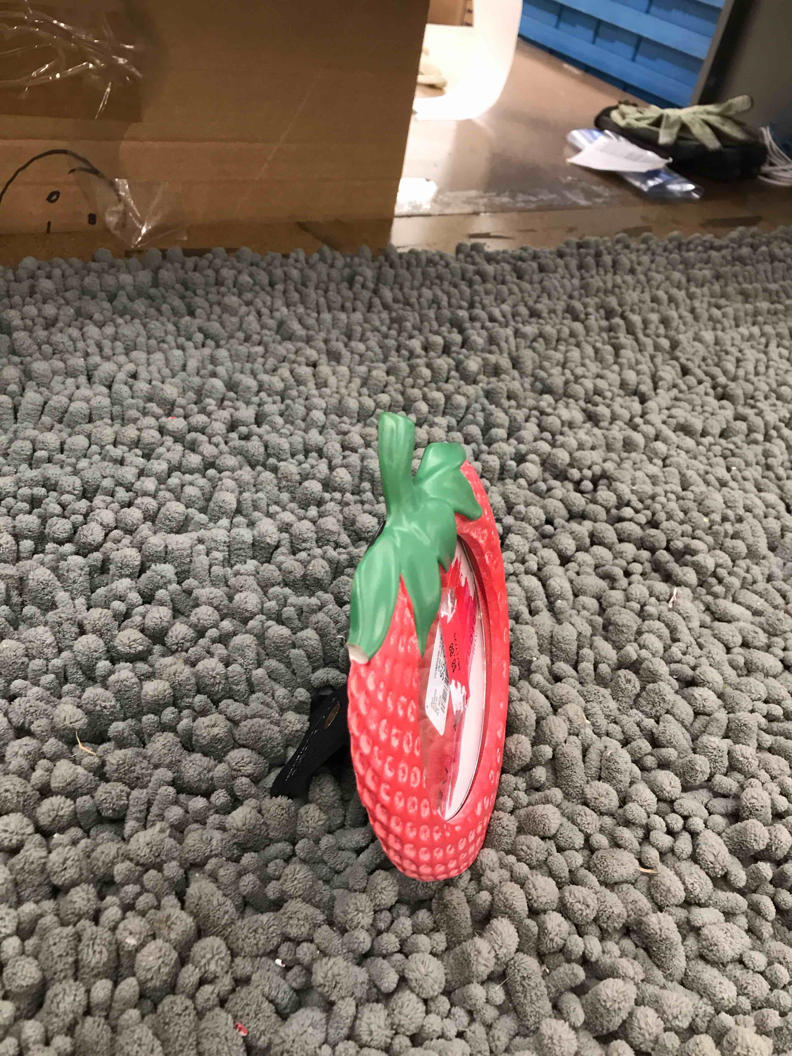 Condition photo showing New/Like New for 4x4 picture frame