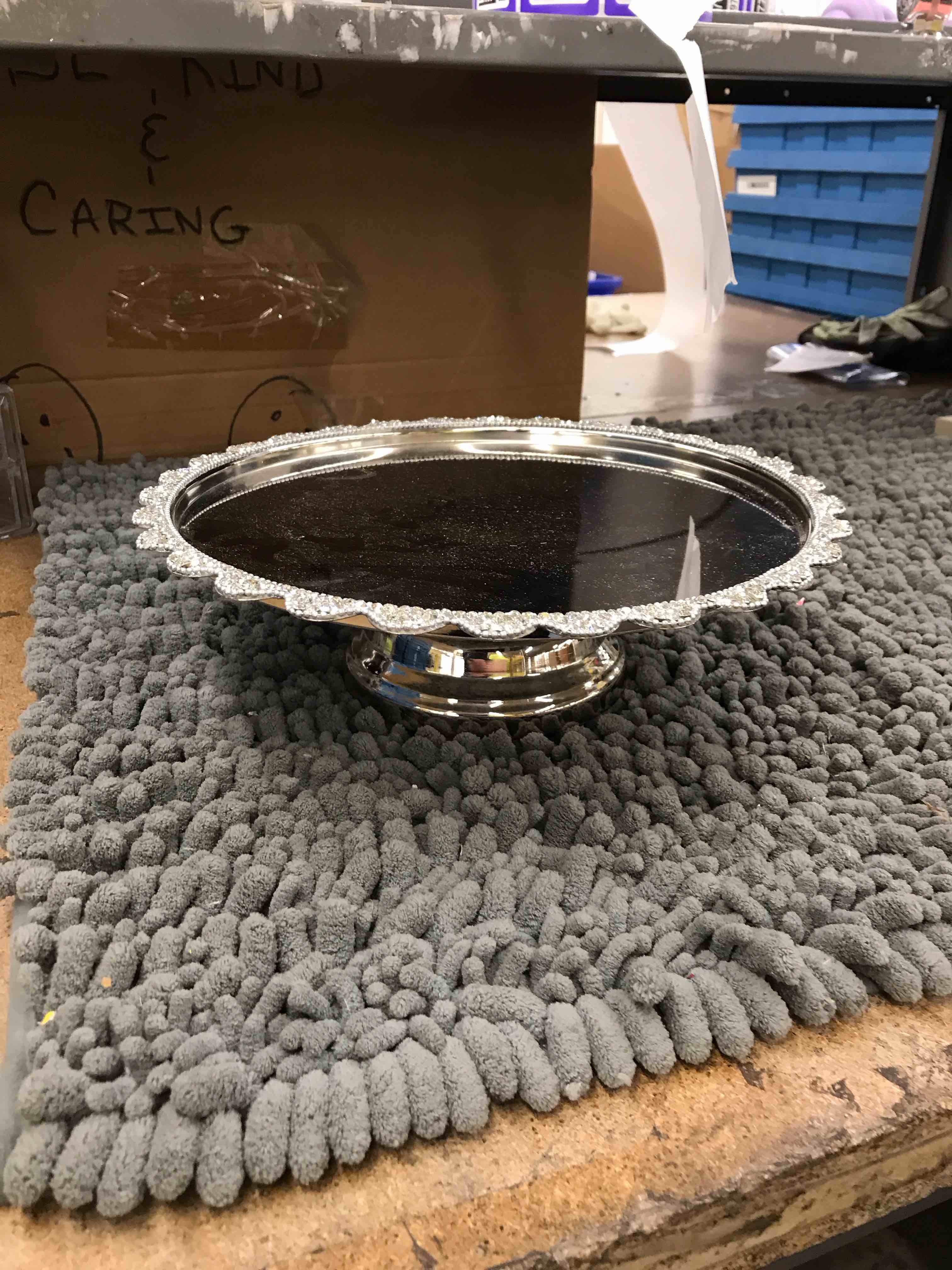 Condition photo showing New/Like New for cake holder