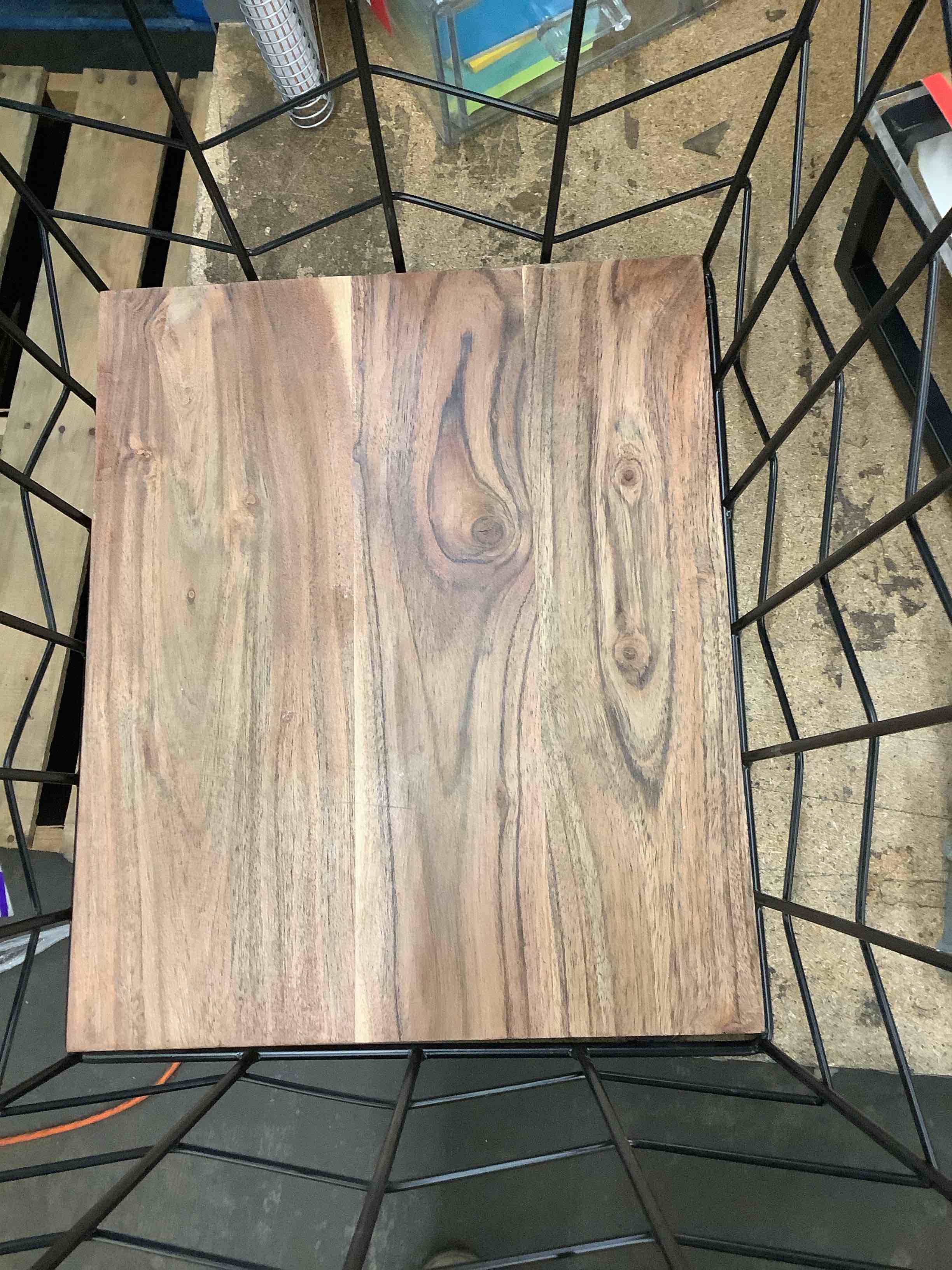 Condition photo showing Good Condition for pet basket 