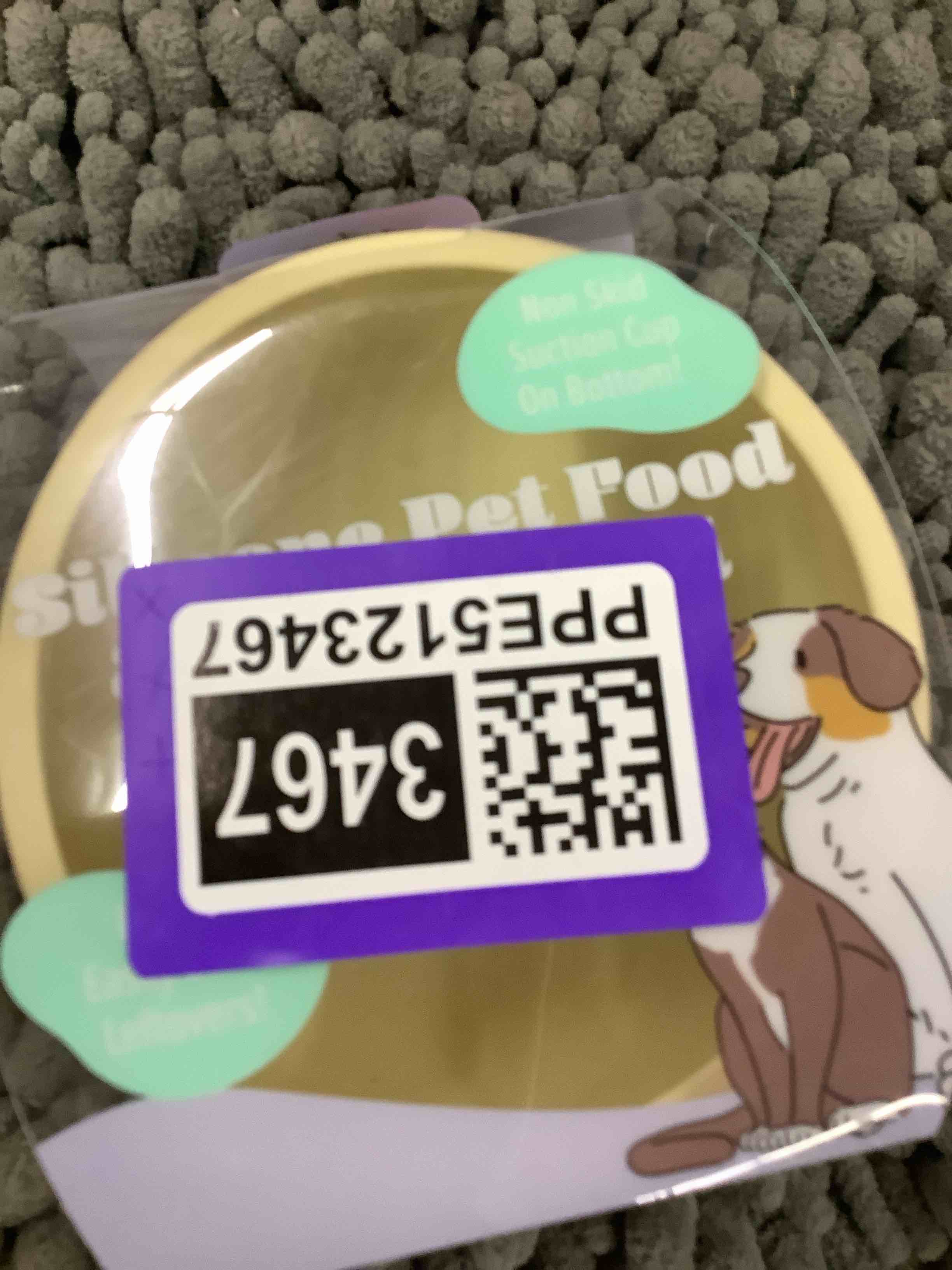 Condition photo showing Good Condition for silicone dog bowl 