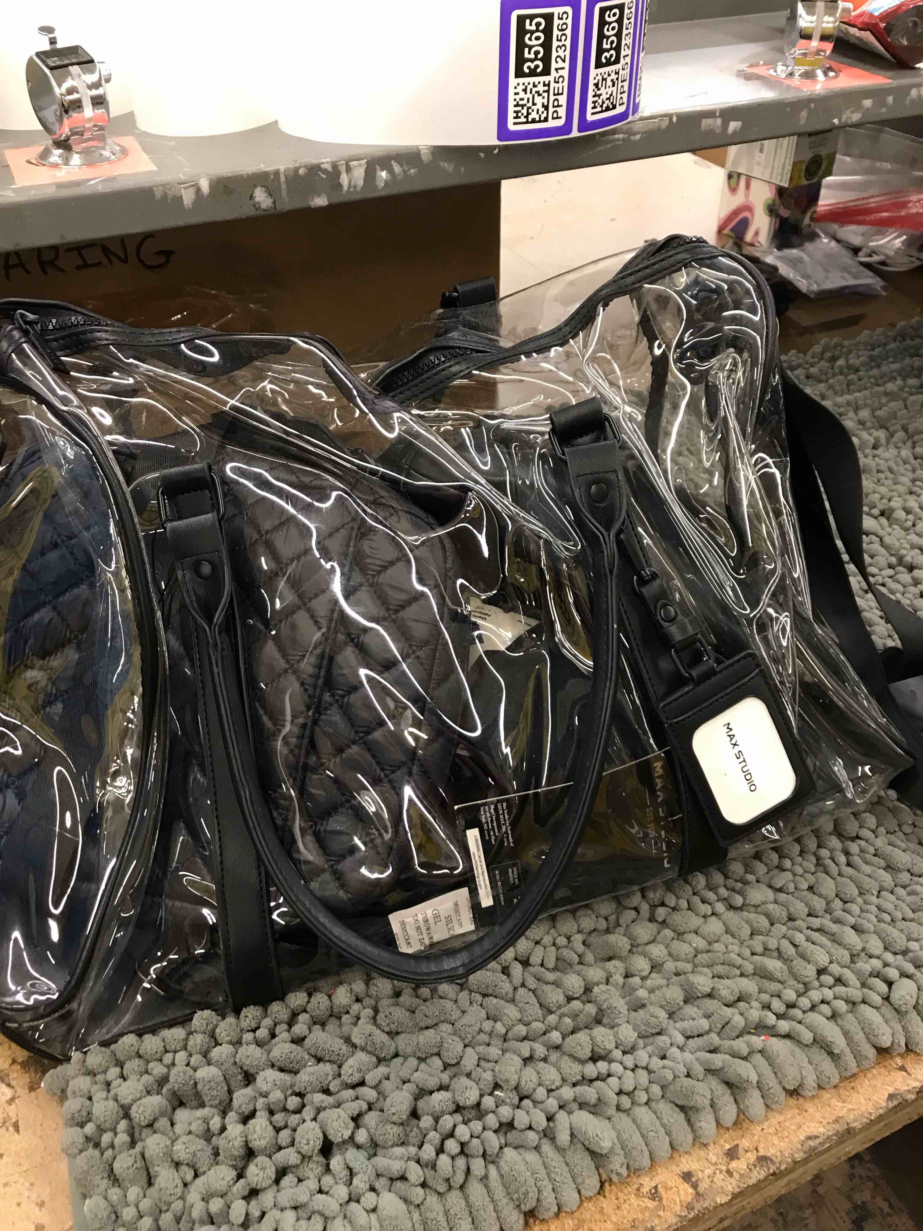 max studio travel bag