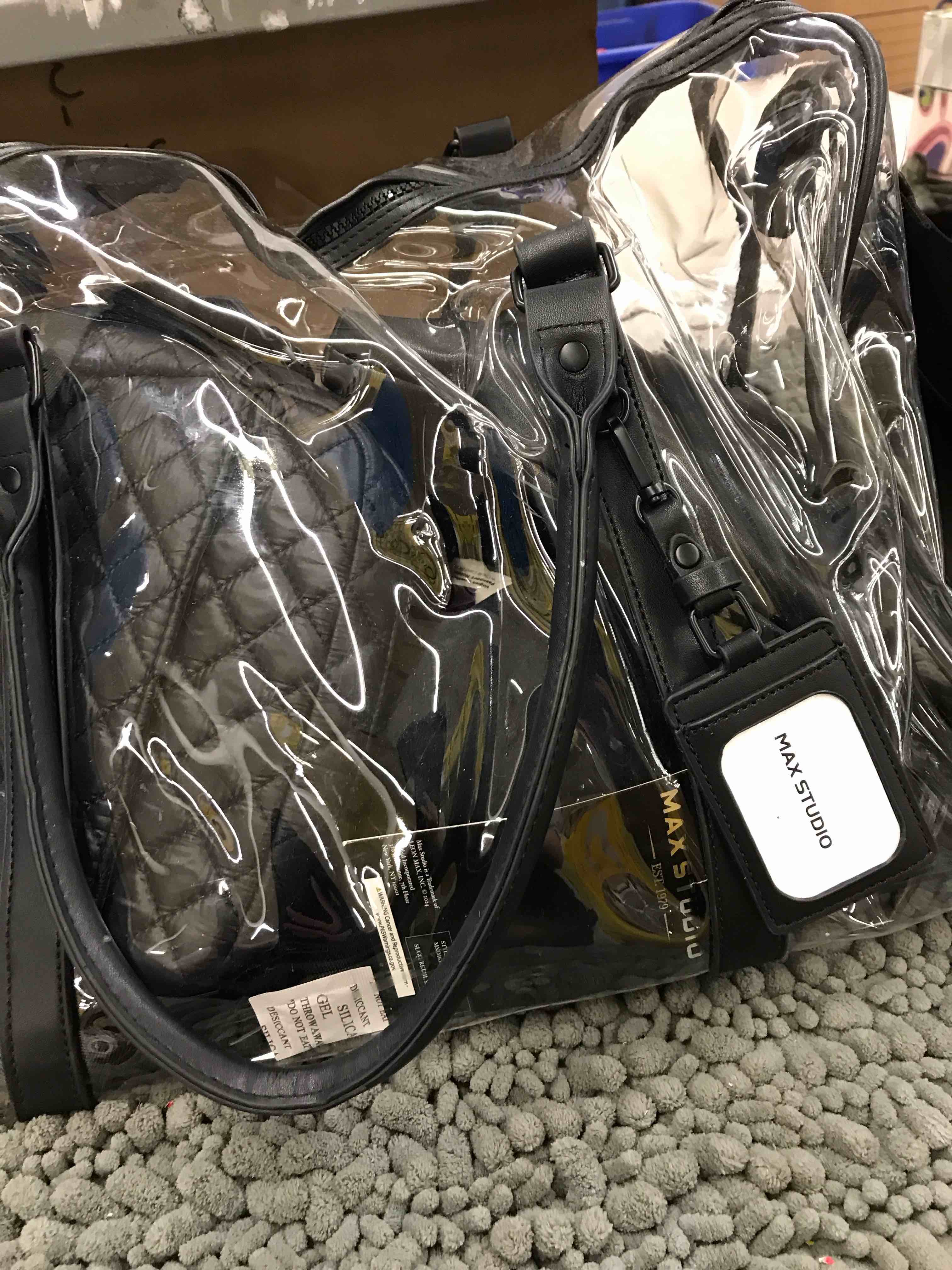 Condition photo showing New/Like New for max studio travel bag