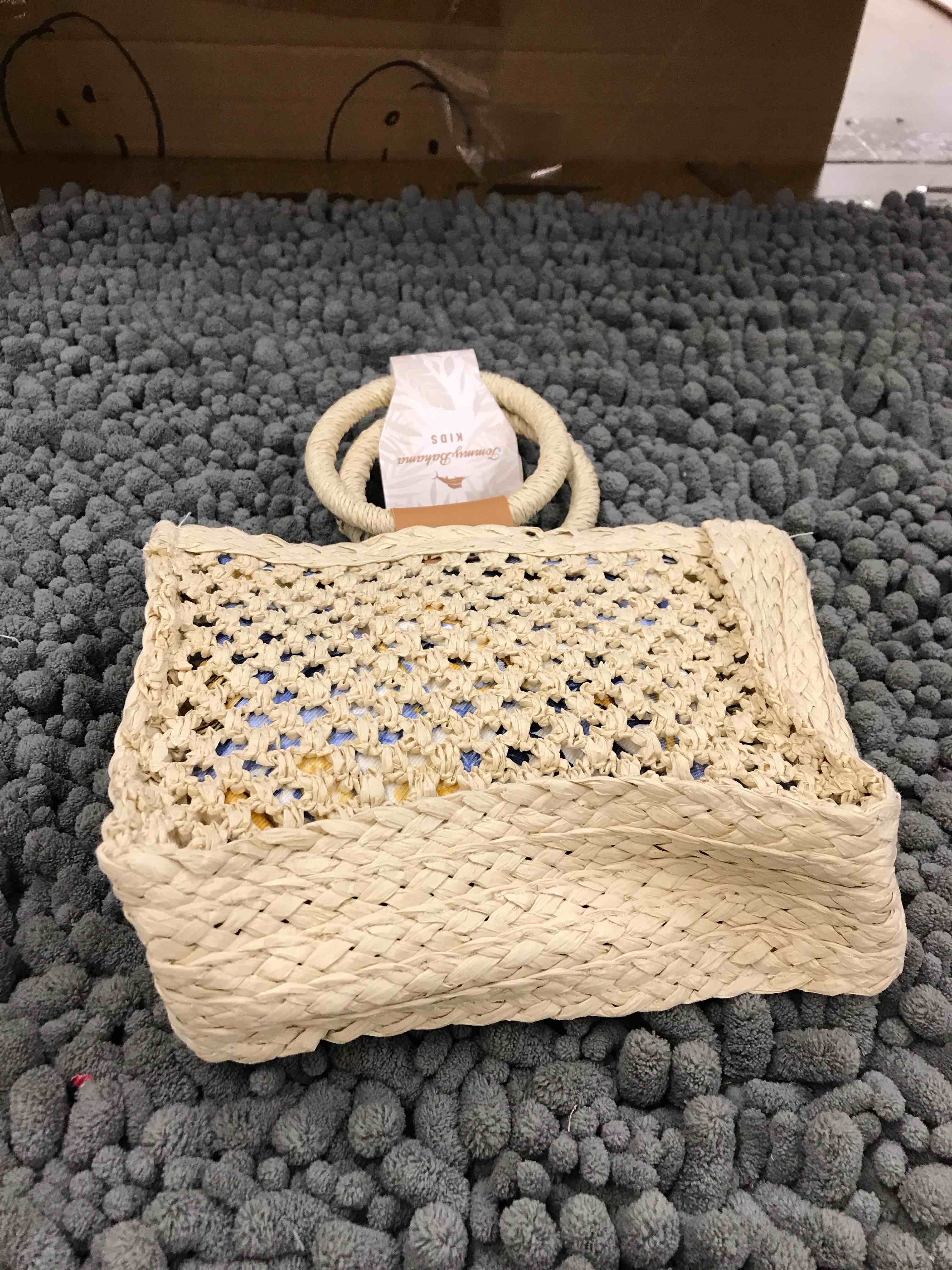 Condition photo showing New/Like New for tommy bahamas kids handbag