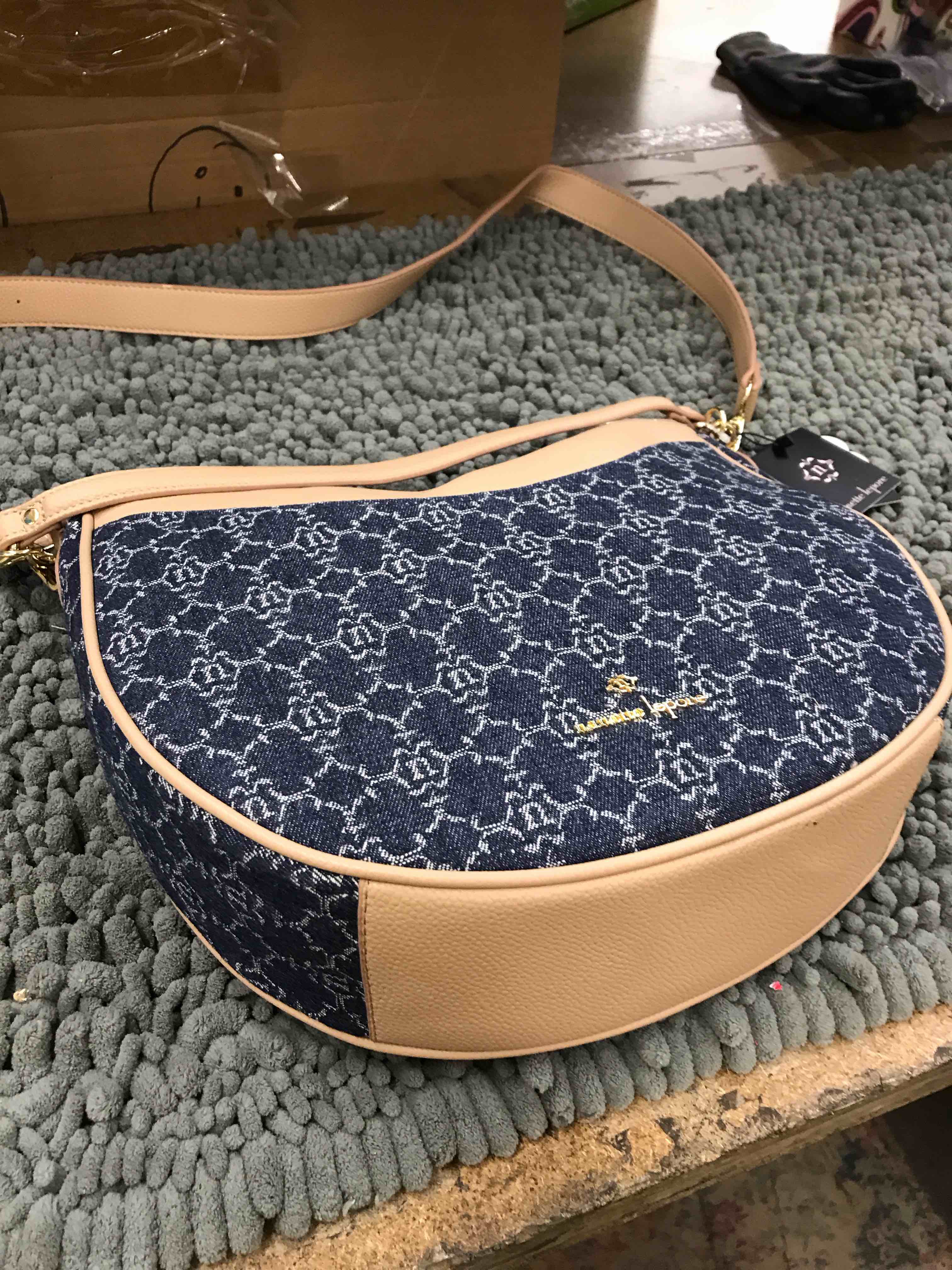 Condition photo showing New/Like New for nanette lepore