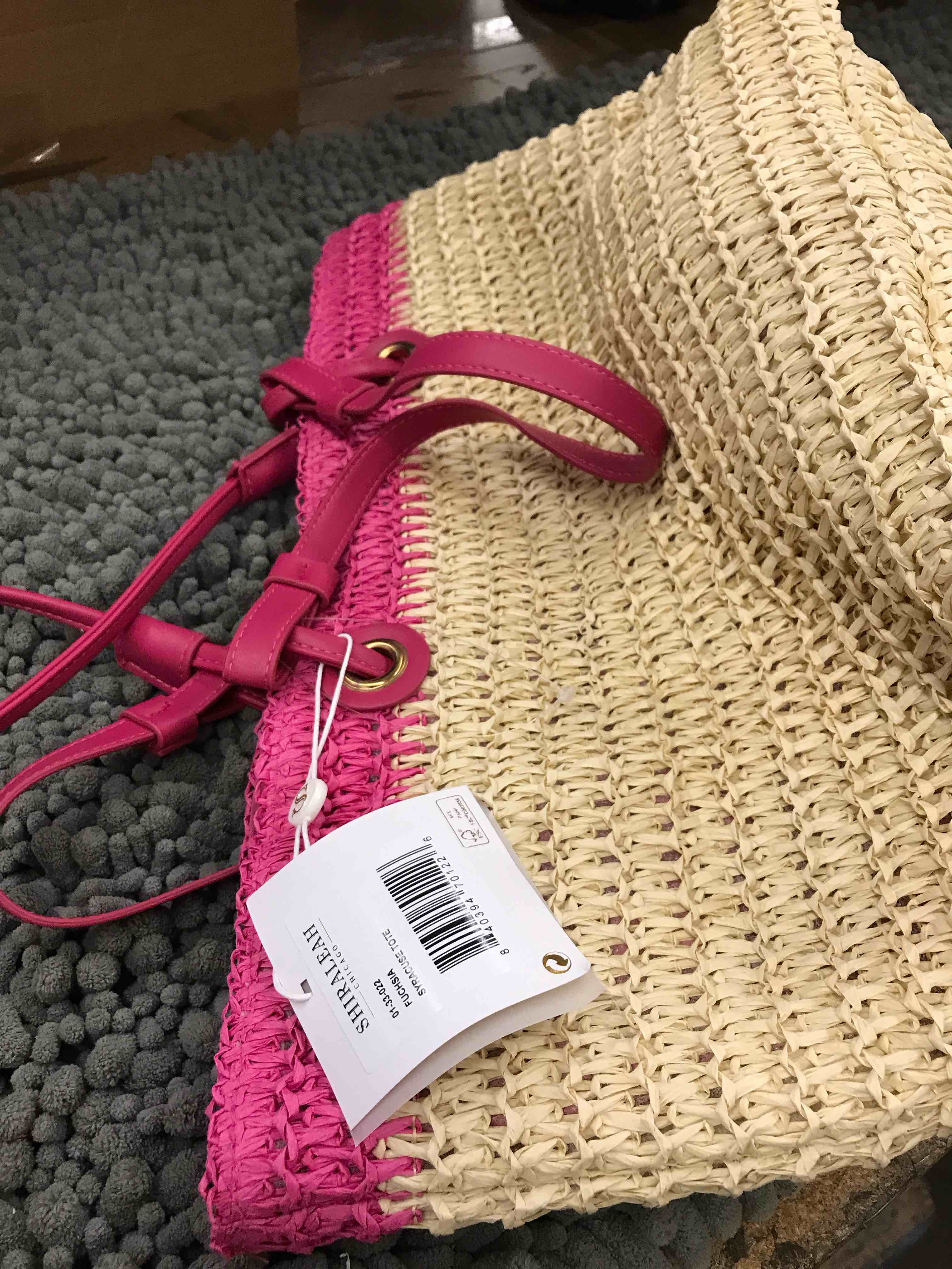 Condition photo showing New/Like New for shiraleah tote