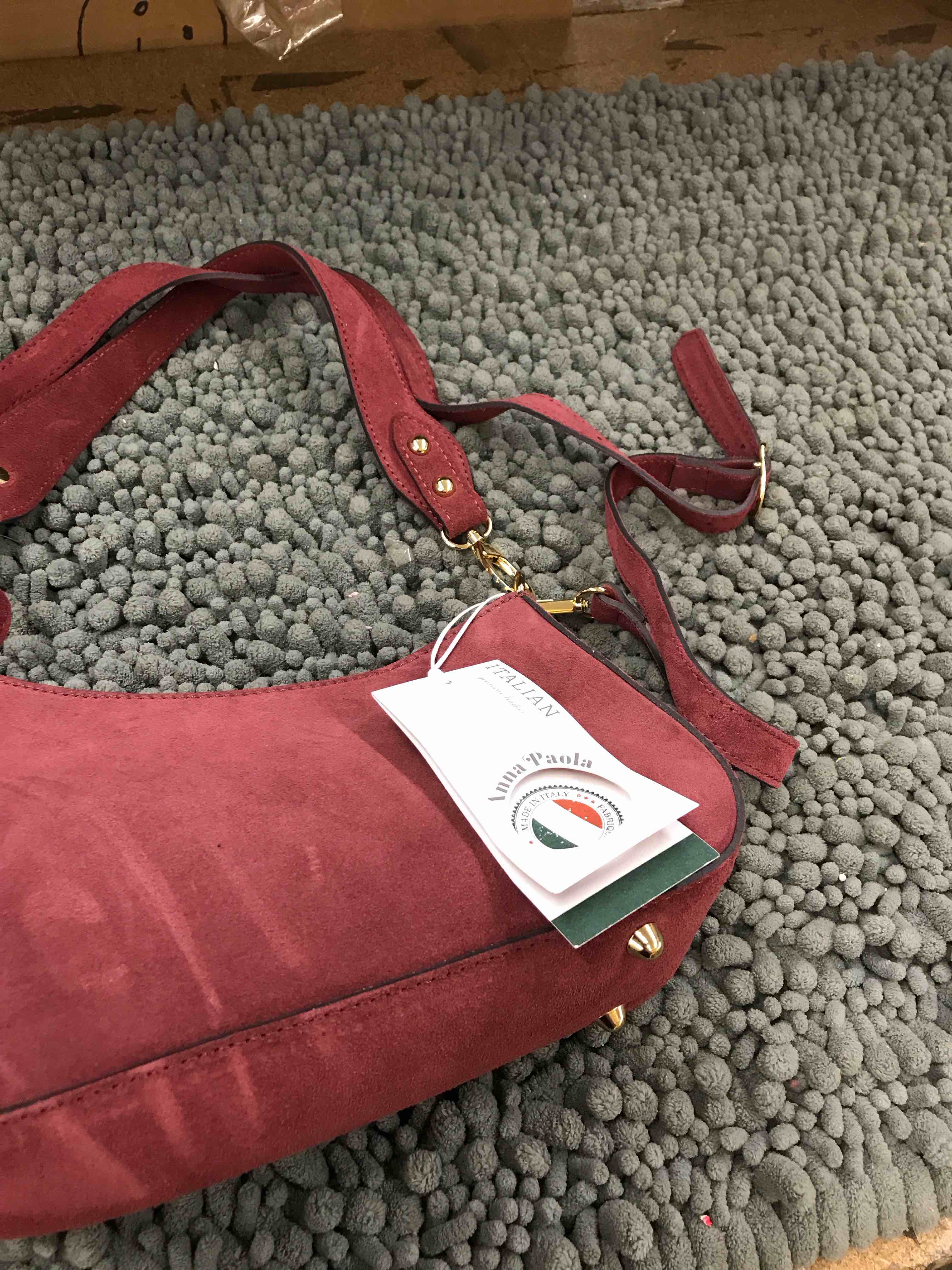 Condition photo showing New/Like New for anna paola italian purse