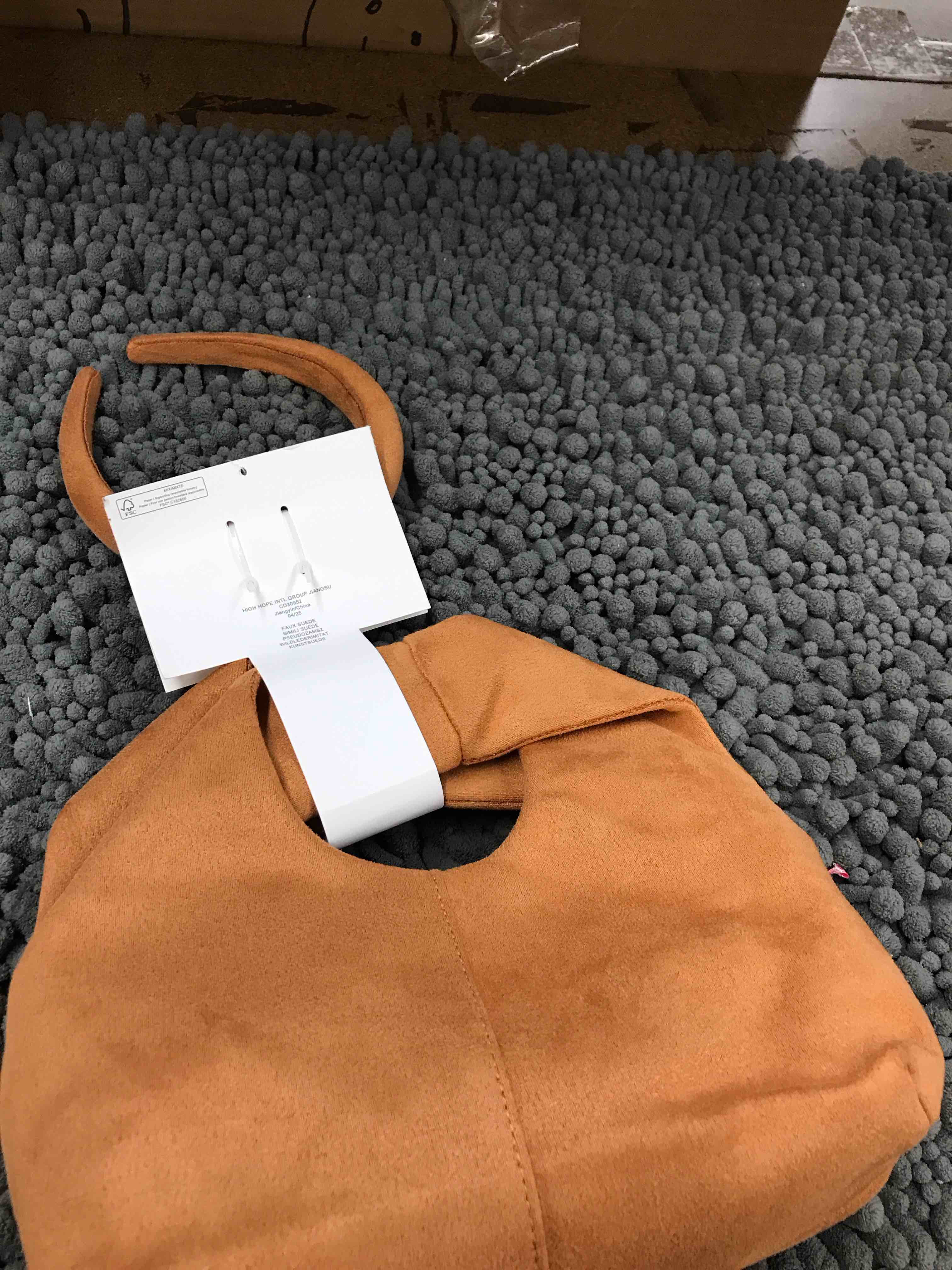 Condition photo showing New/Like New for purse with matching headband