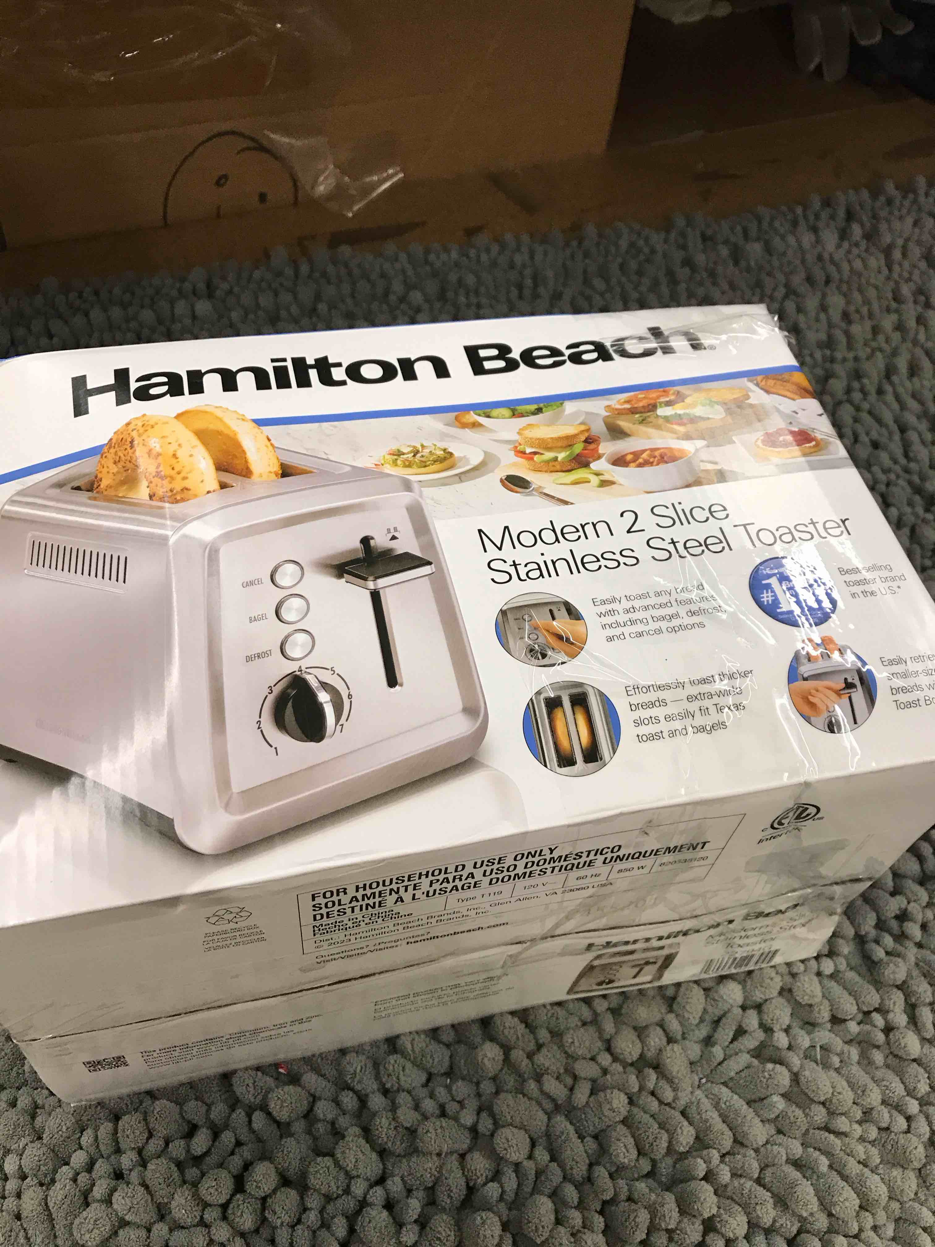 hamilton beach 2 slice toaster with extra-wide slots, bagel setting, toast boost, slide-out crumb tray, auto-shutoff & cancel button, defrost function, stainless steel (22794)