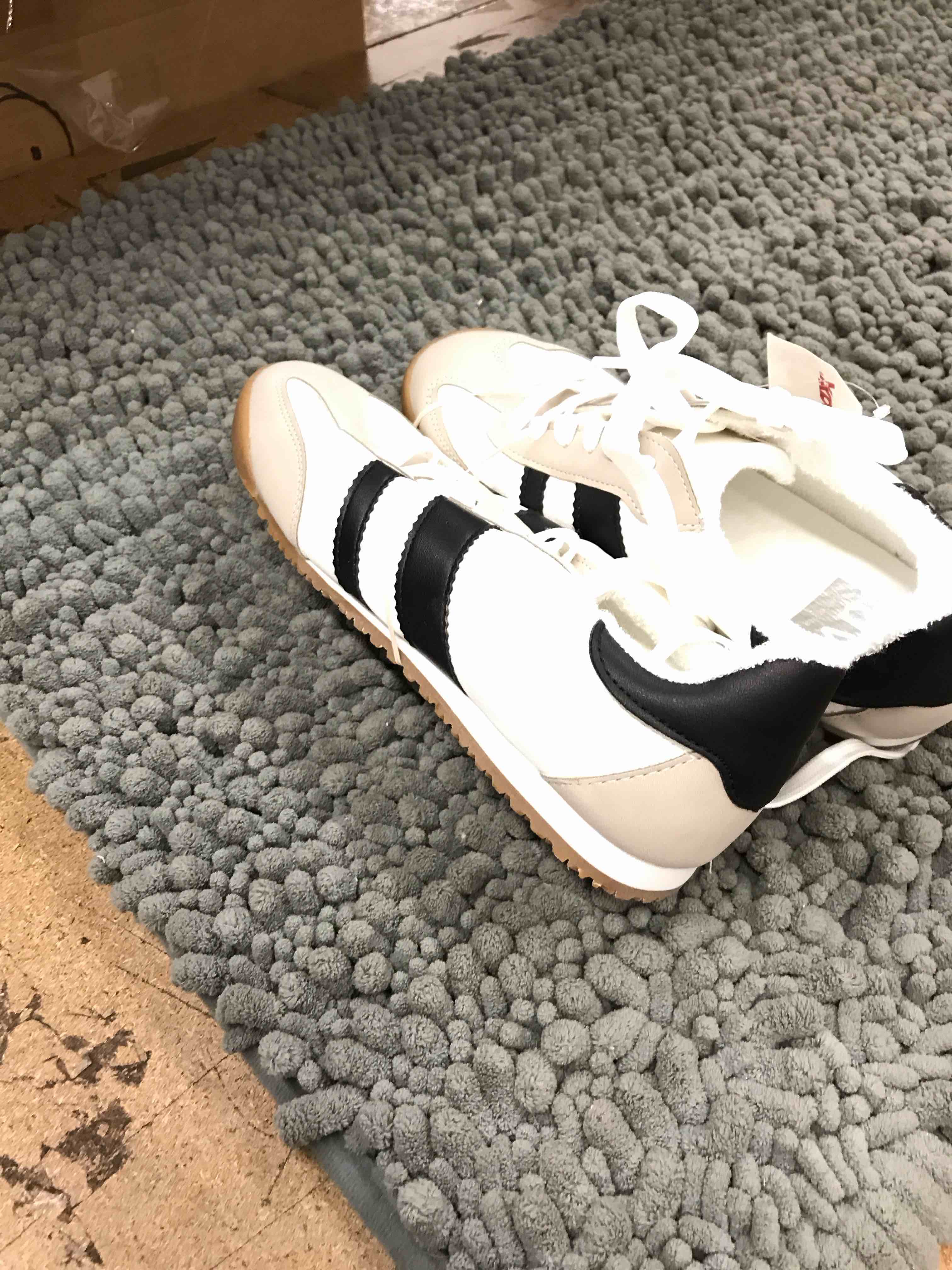 Condition photo showing New/Like New for dolce vida shoes