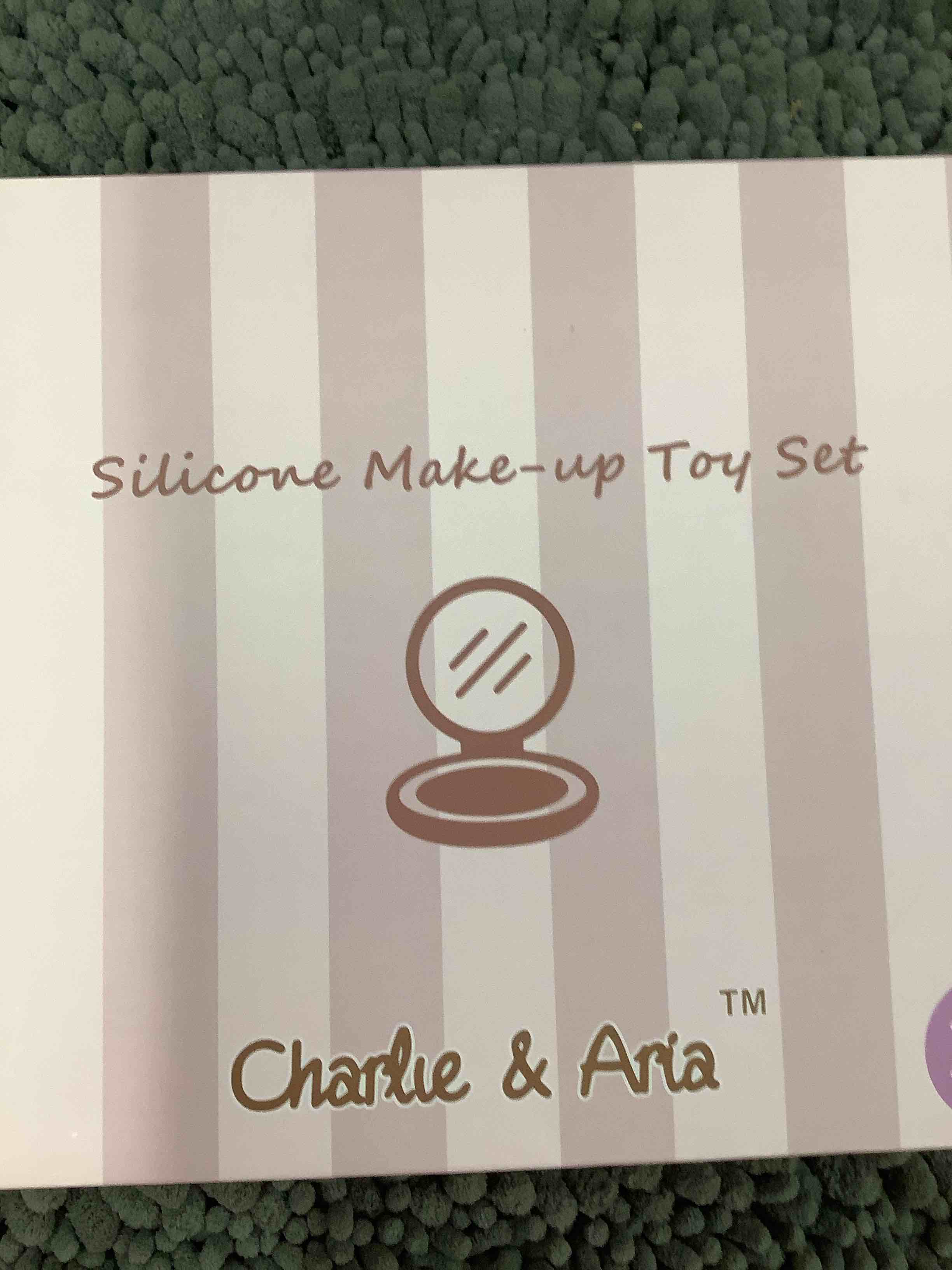 Condition photo showing Good Condition for make up toy 