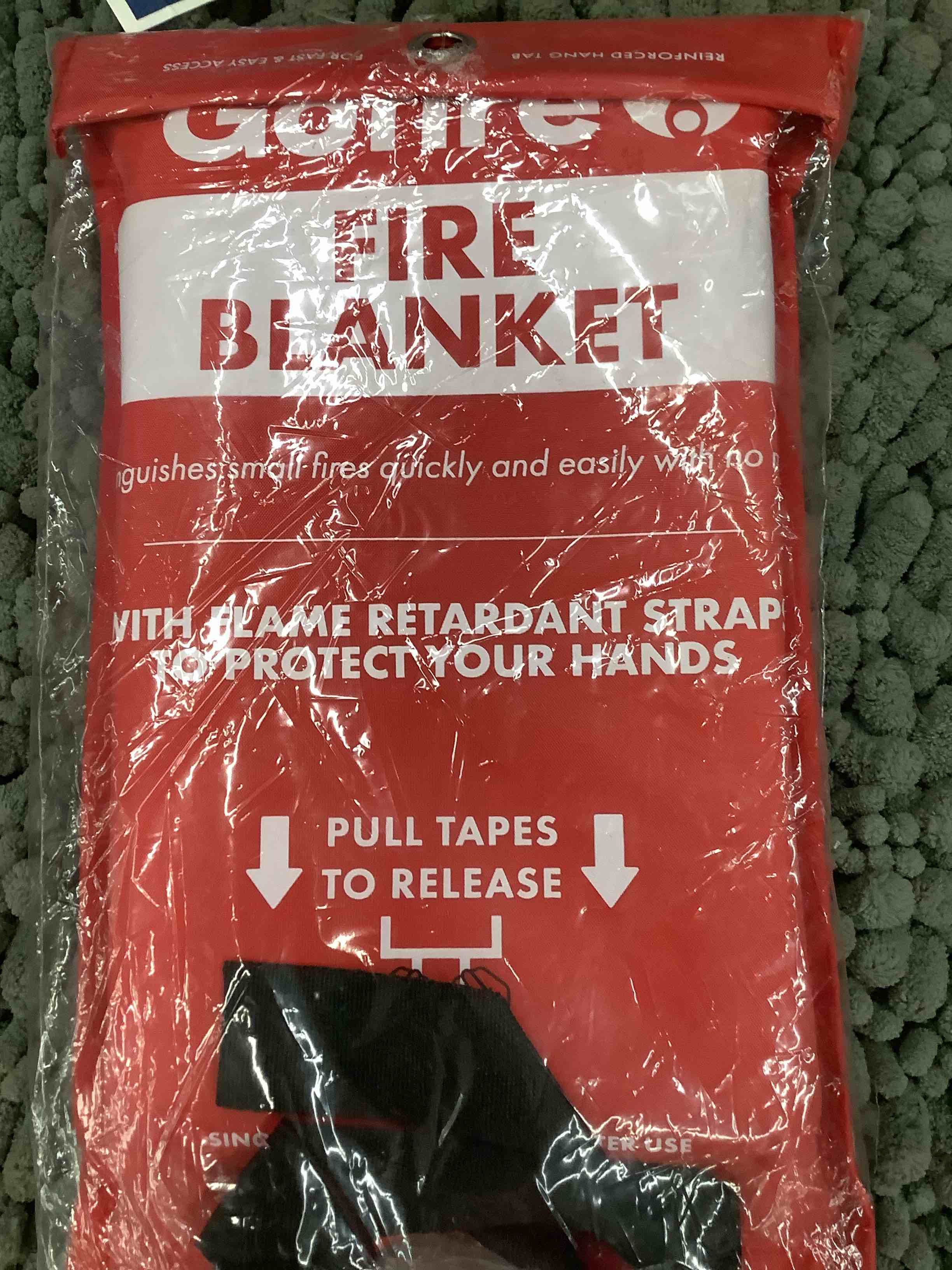 Condition photo showing Good Condition for fire blanket 