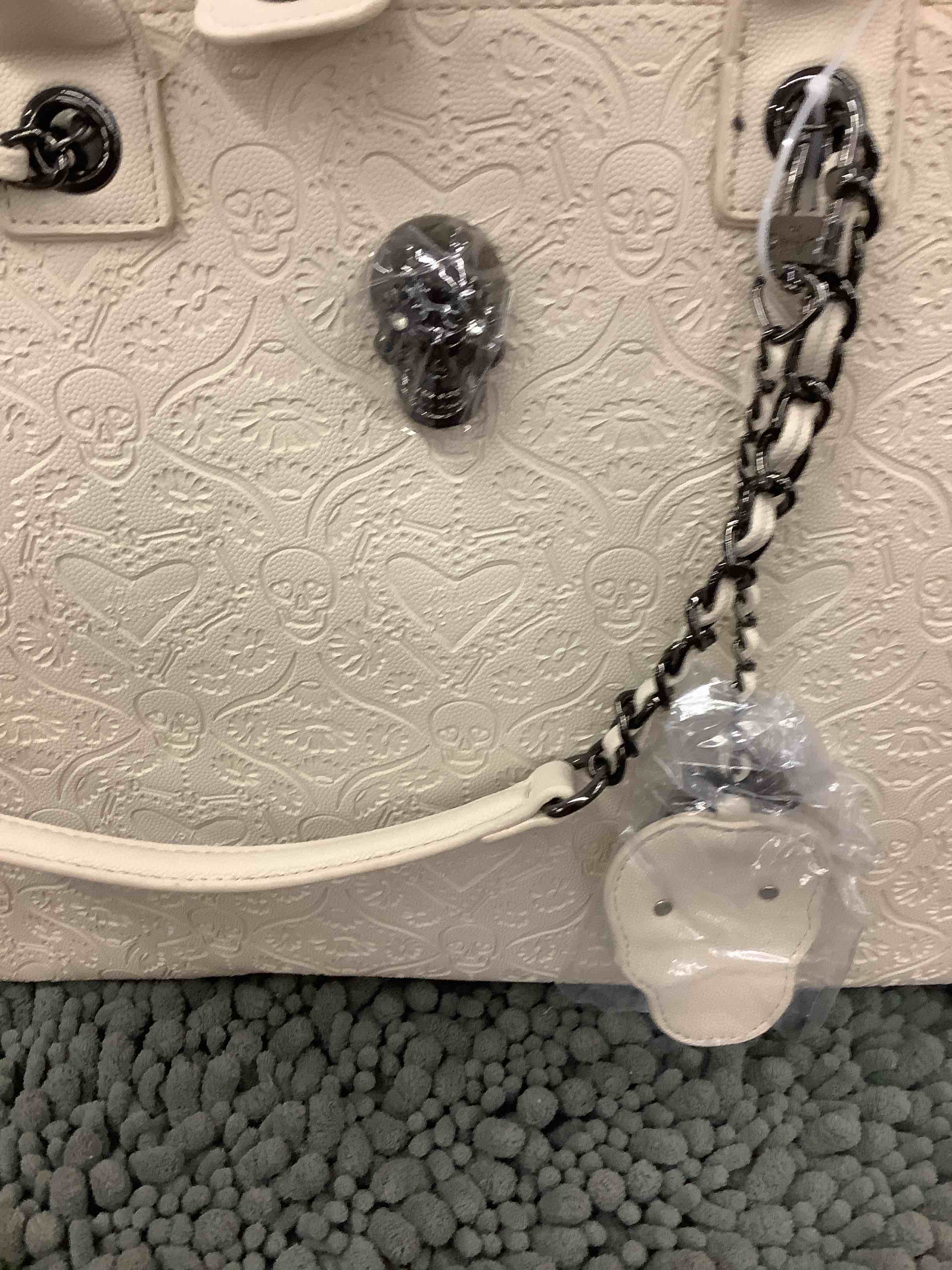 Condition photo showing Good Condition for purse