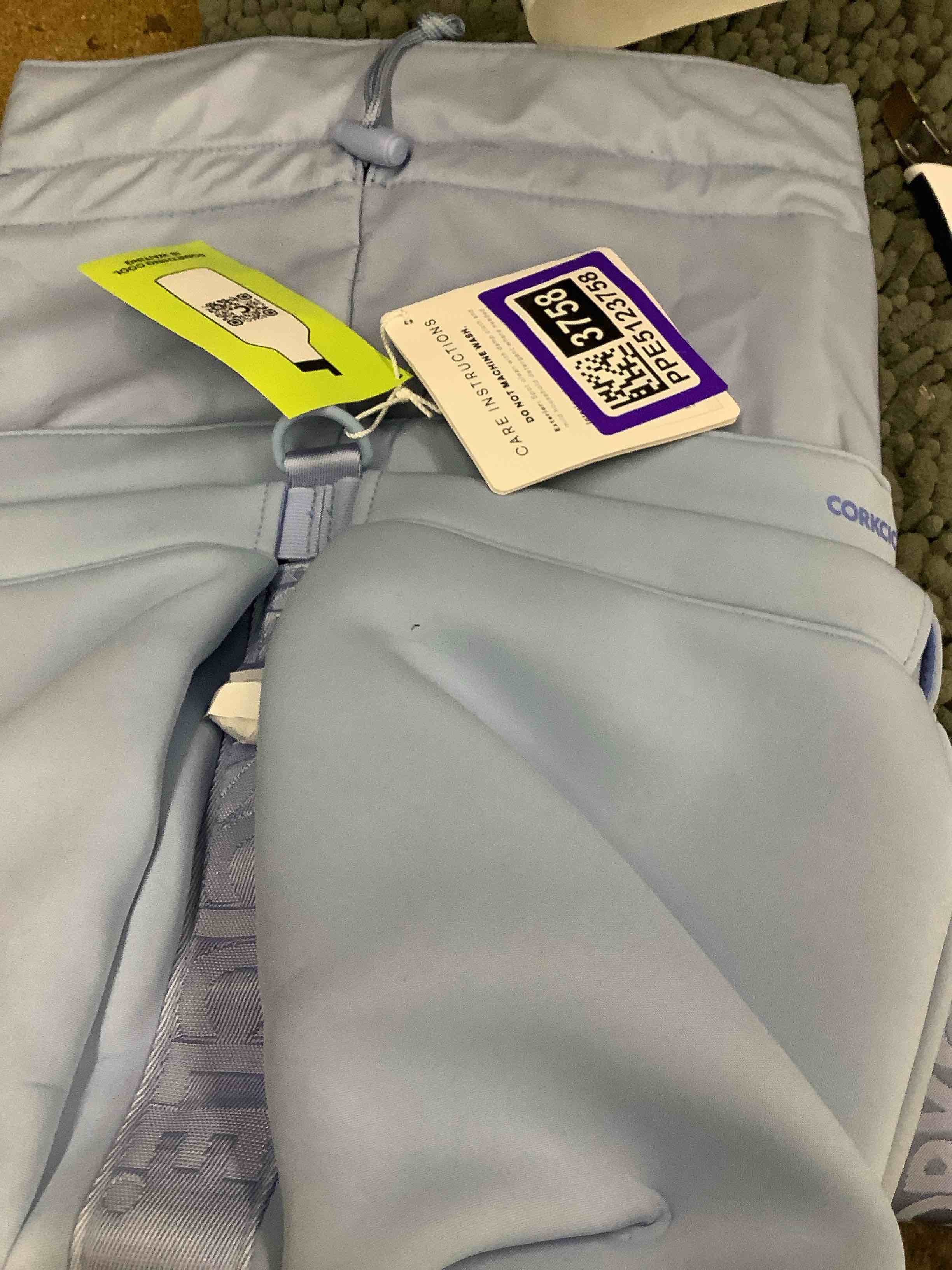 Condition photo showing Good Condition for corkcicle cooler bag 