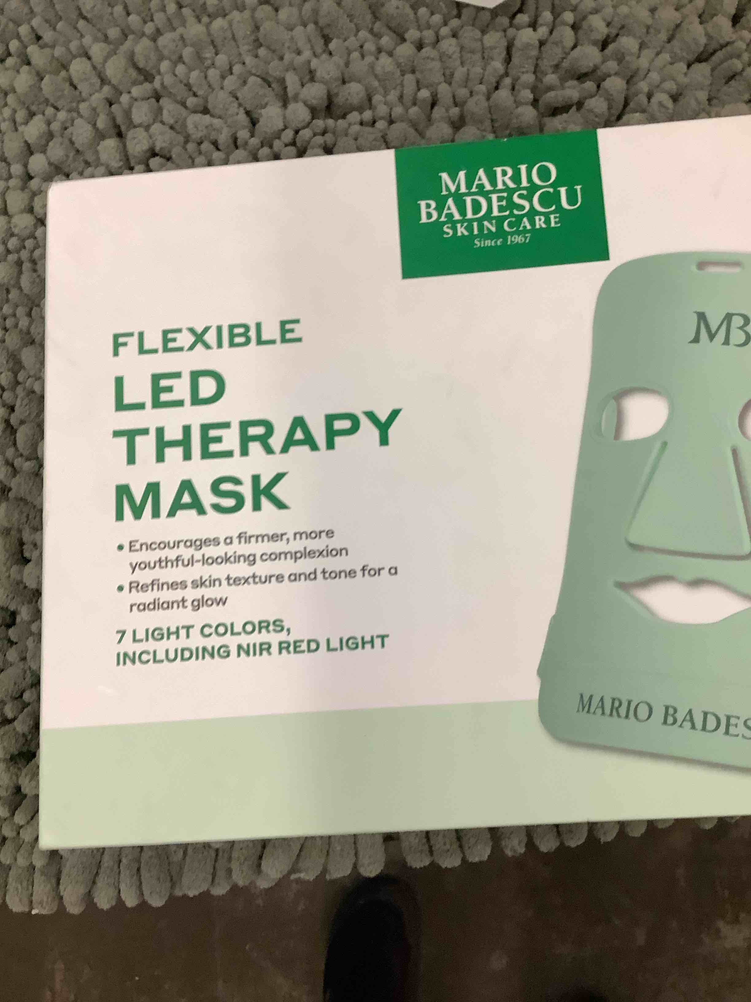 Condition photo showing Good Condition for led therapy mask 
