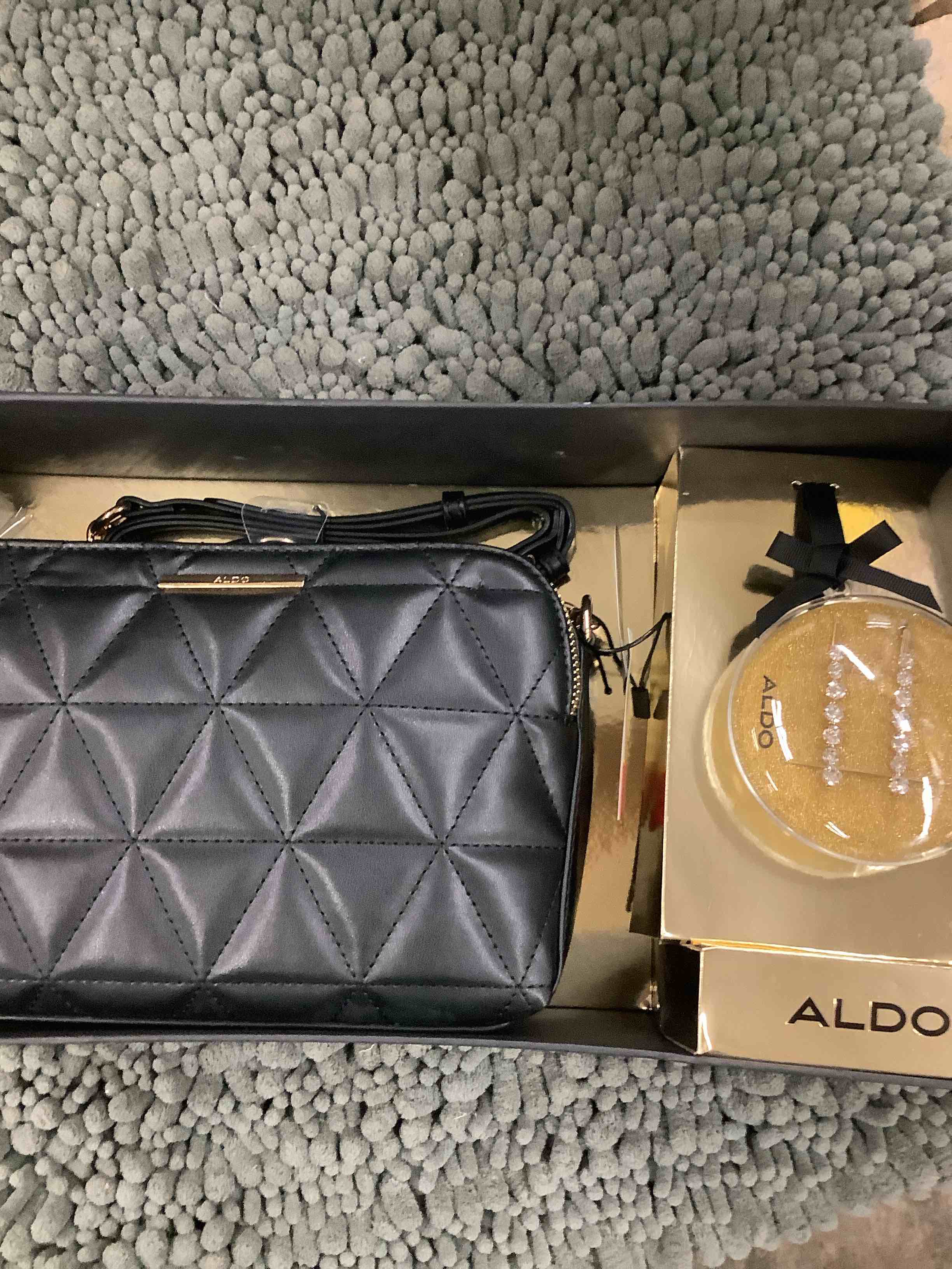Condition photo showing Good Condition for aldo set 
