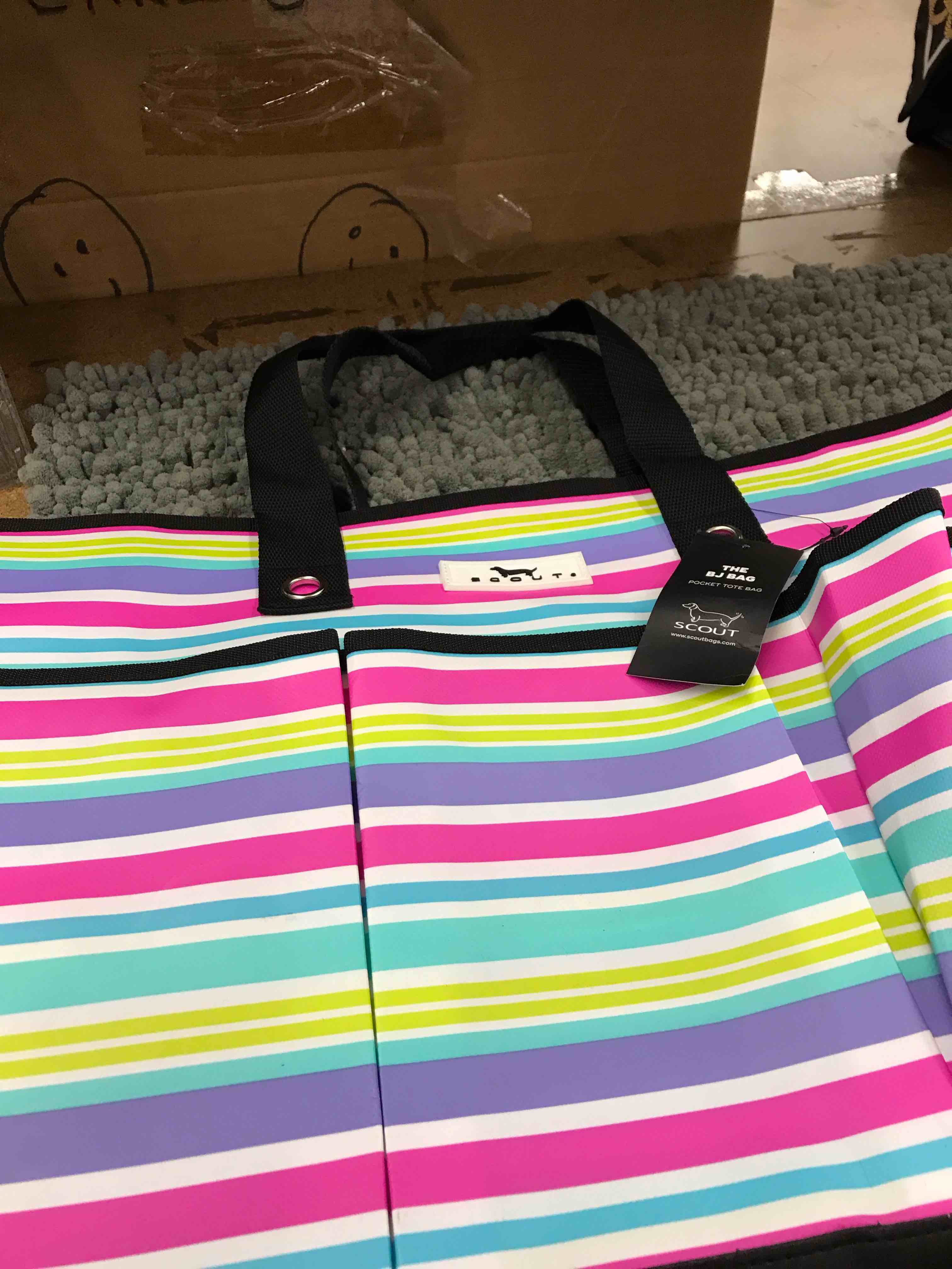 Condition photo showing New/Like New for scout pocket tote bag