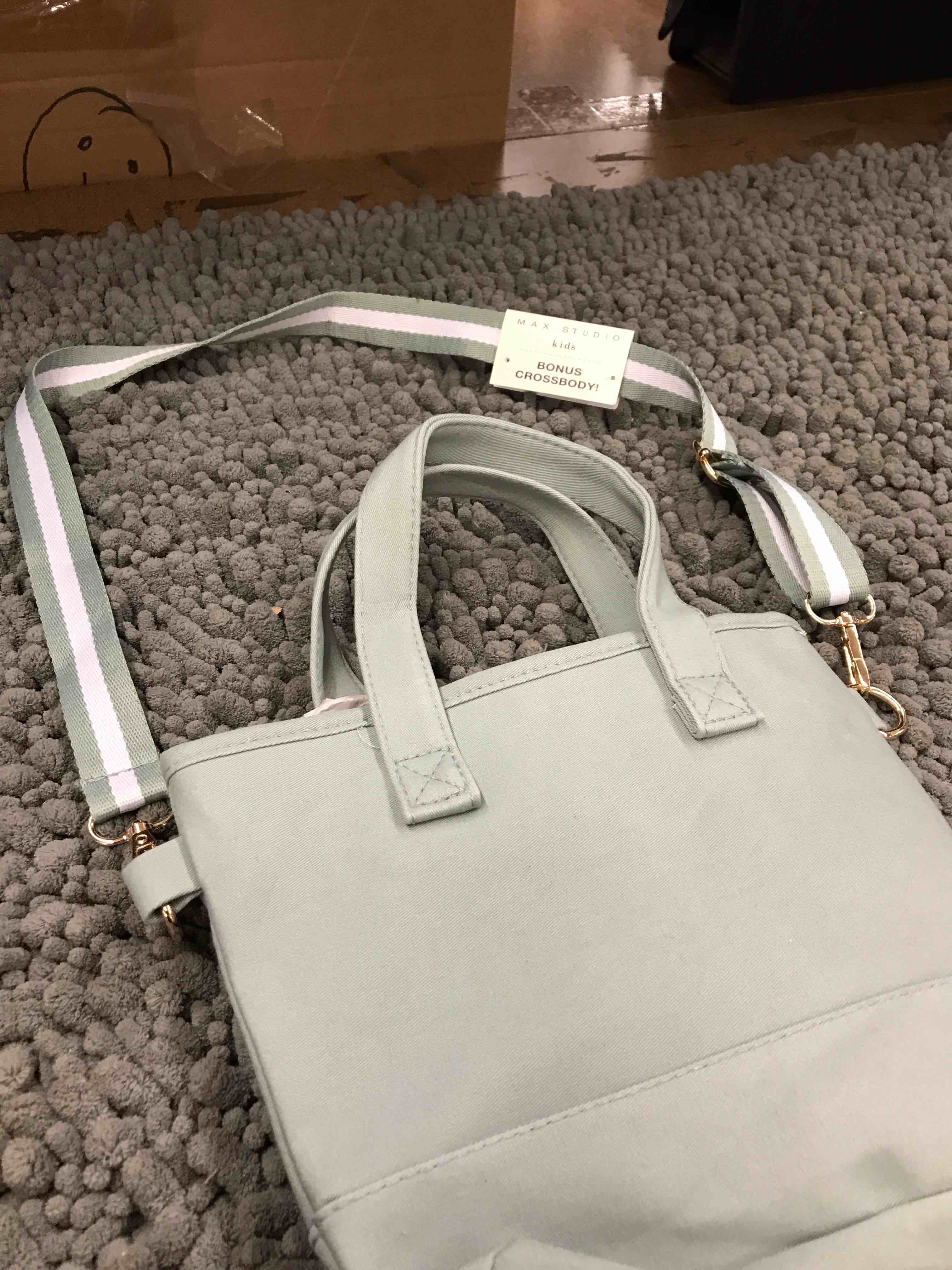 Condition photo showing New/Like New for max studio kids