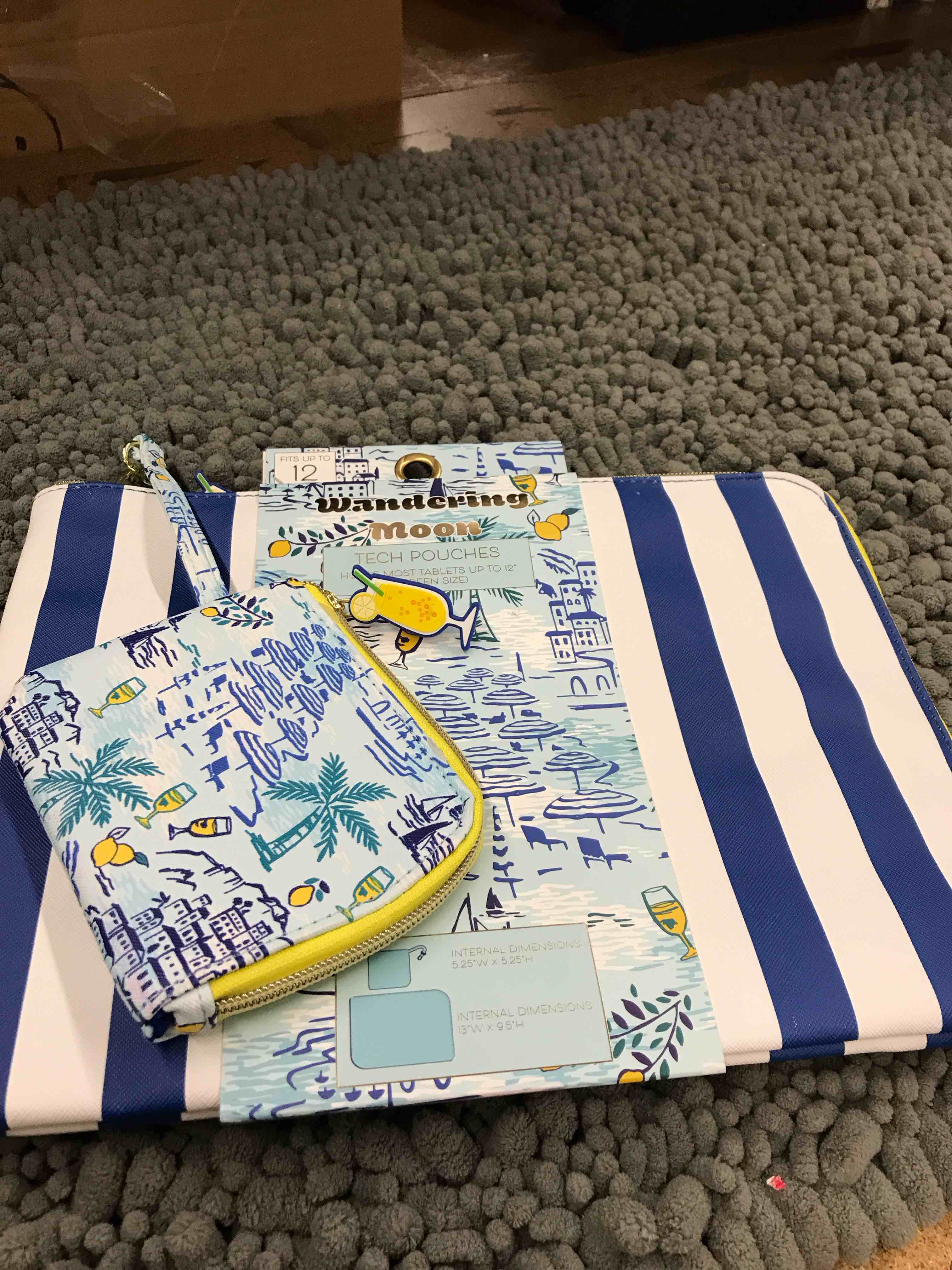 Condition photo showing New/Like New for wandering moon tech pouch