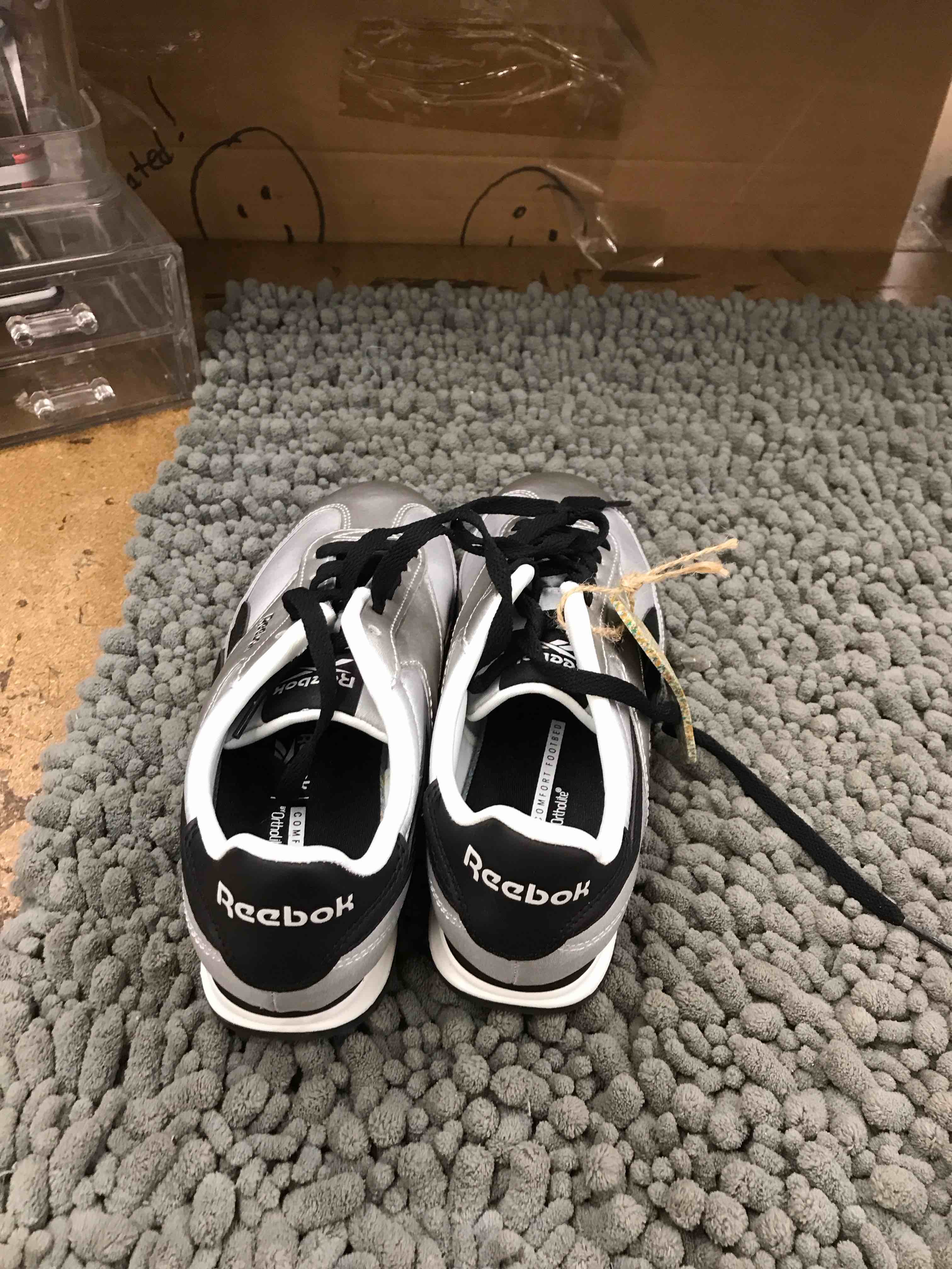 Condition photo showing New/Like New for reebok ortholite shoe