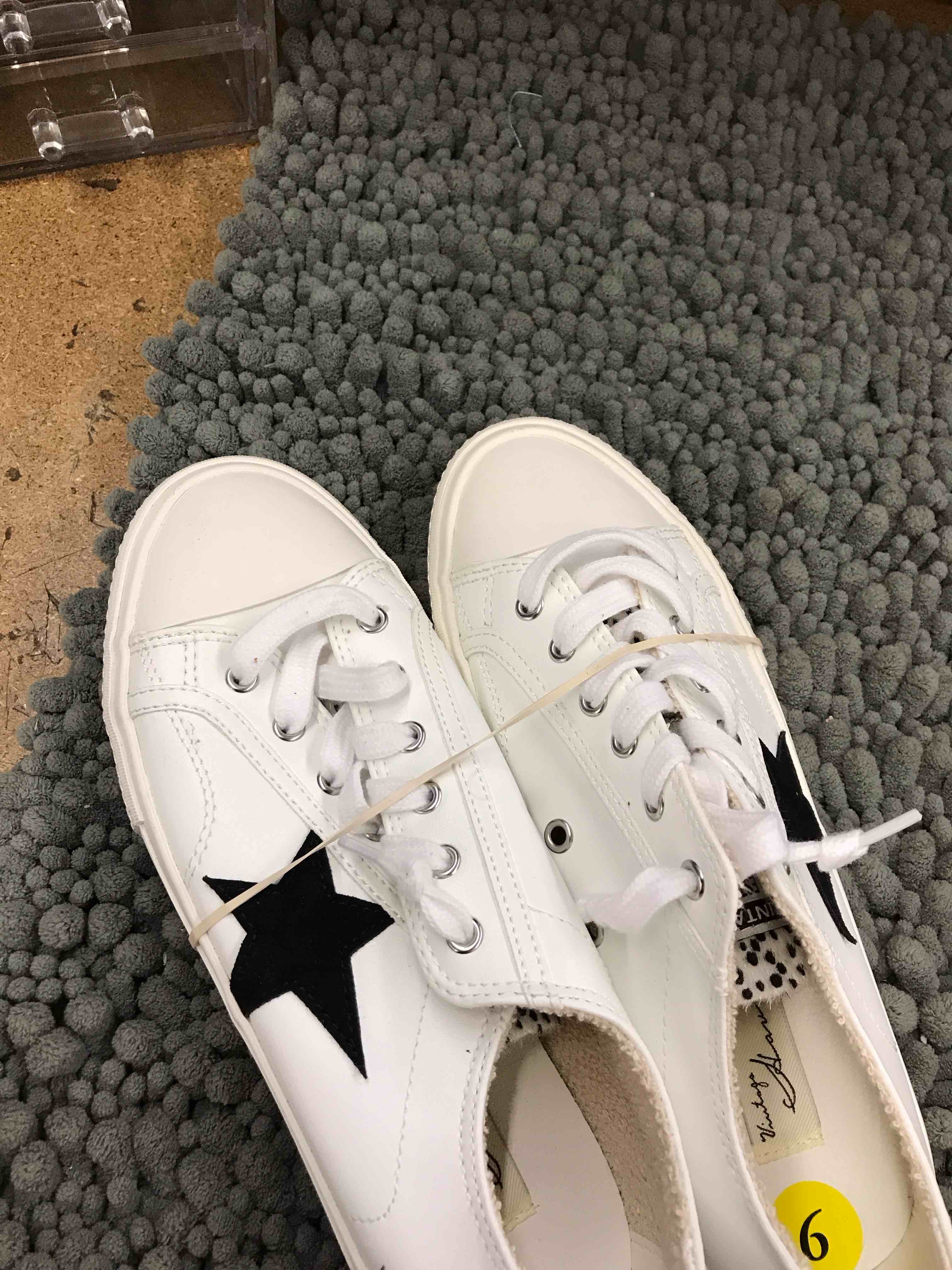 Condition photo showing New/Like New for vh est 1954