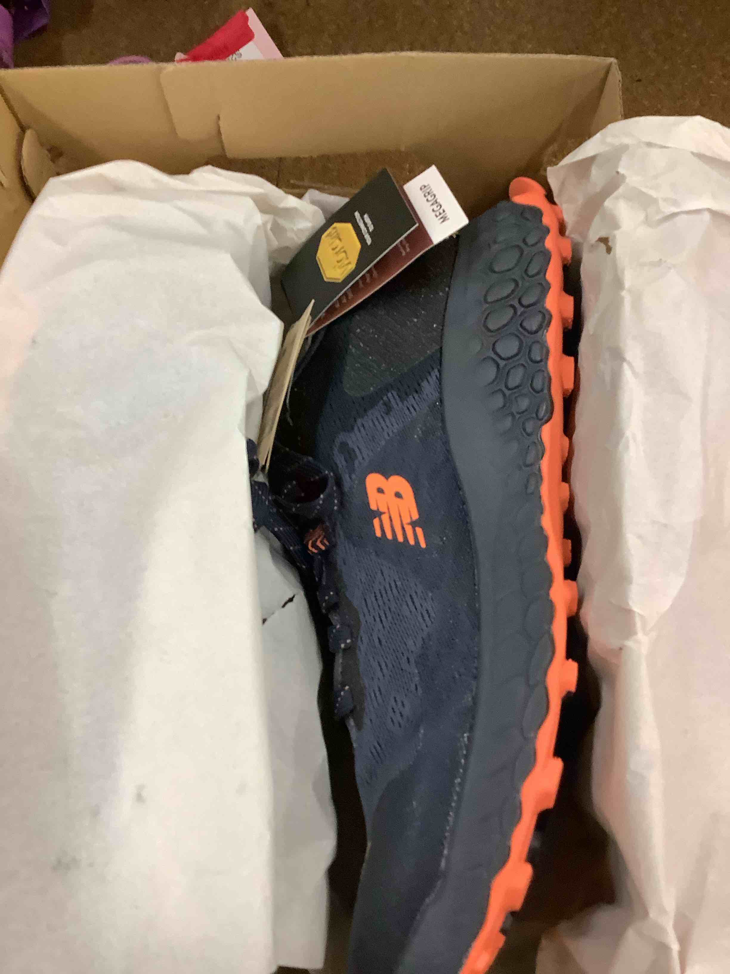Condition photo showing New/Like New for nb shoes 