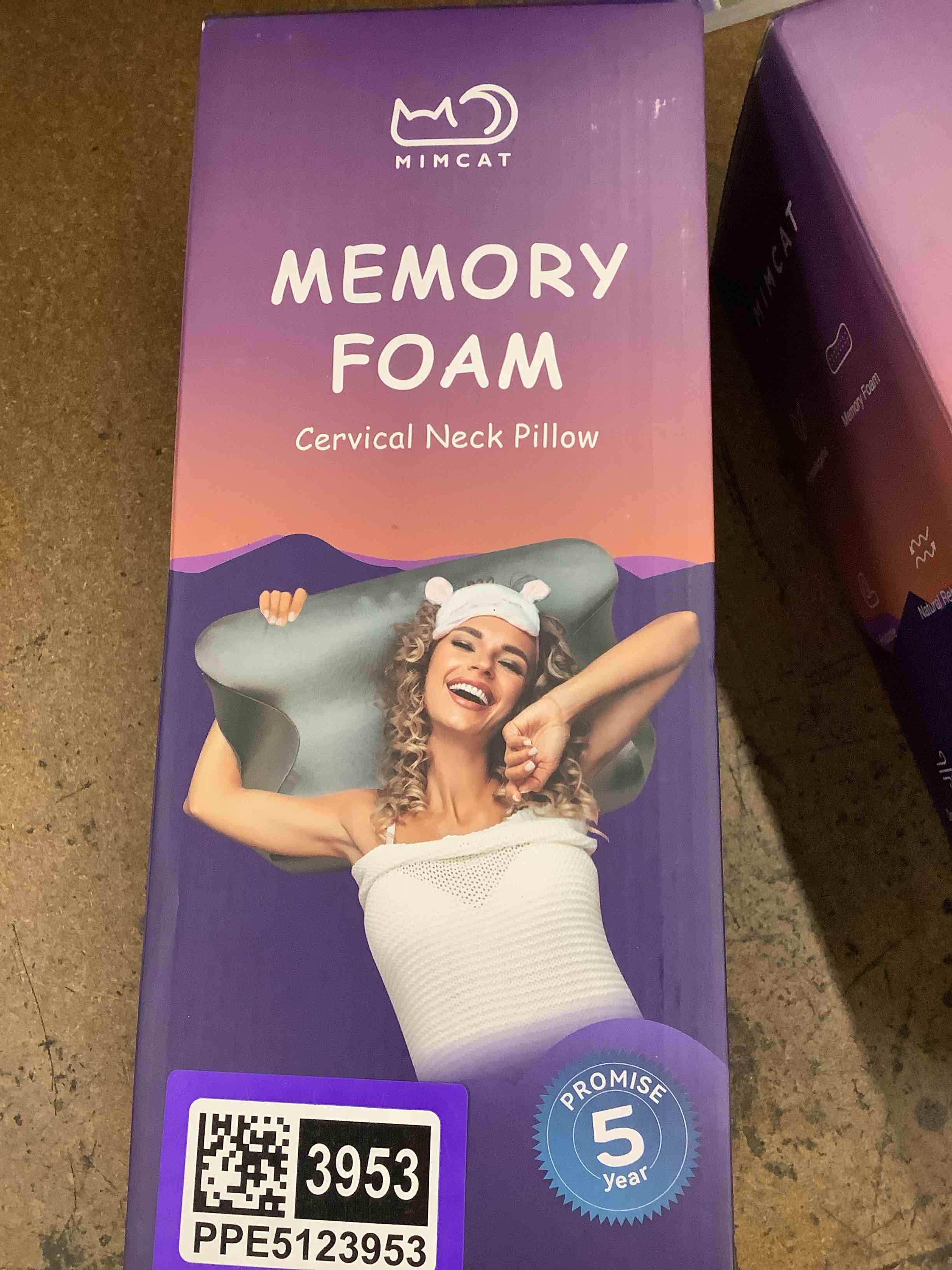 Condition photo showing New/Like New for memory foam neck pillow 