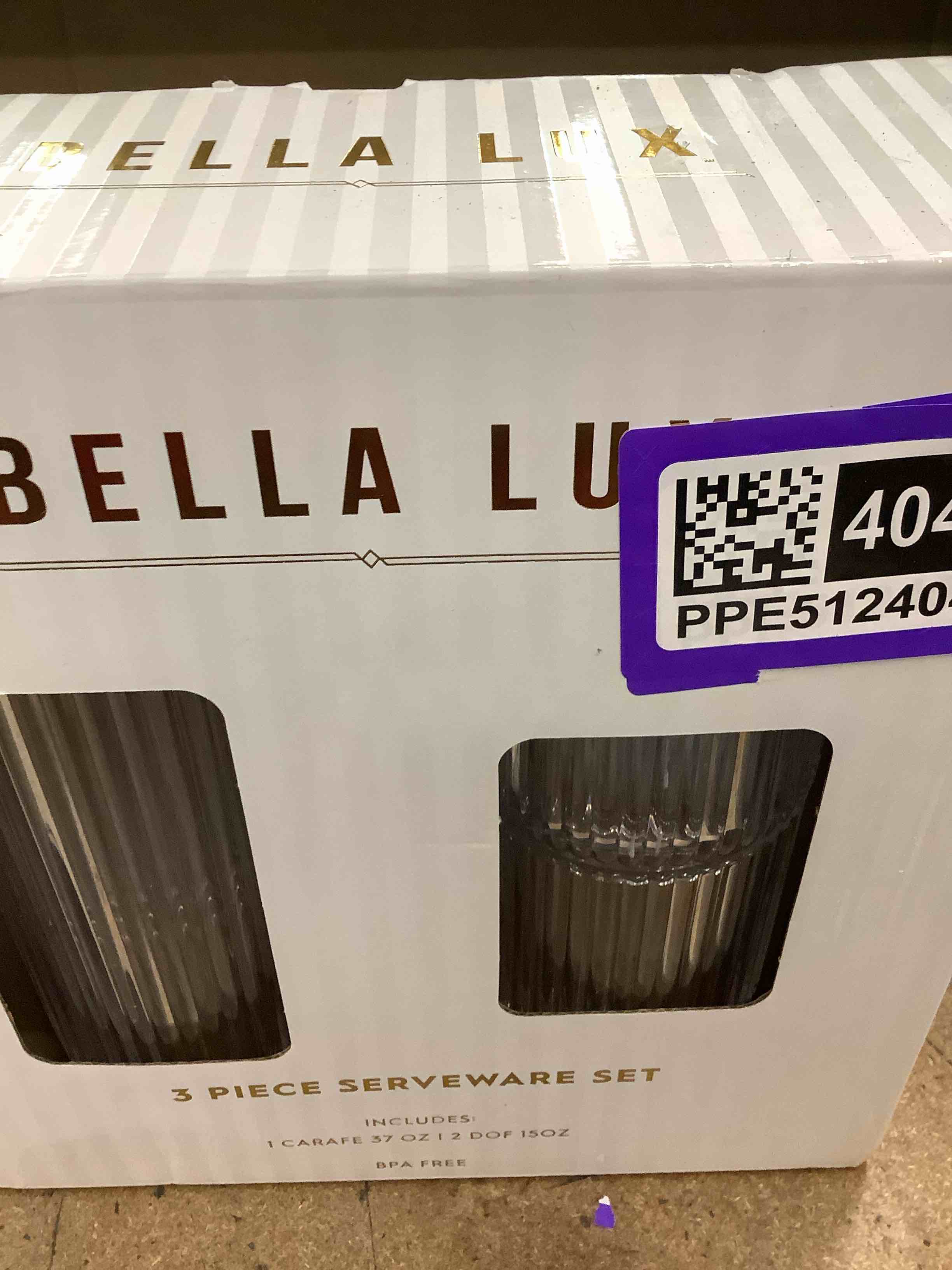 Condition photo showing Good Condition for wine set