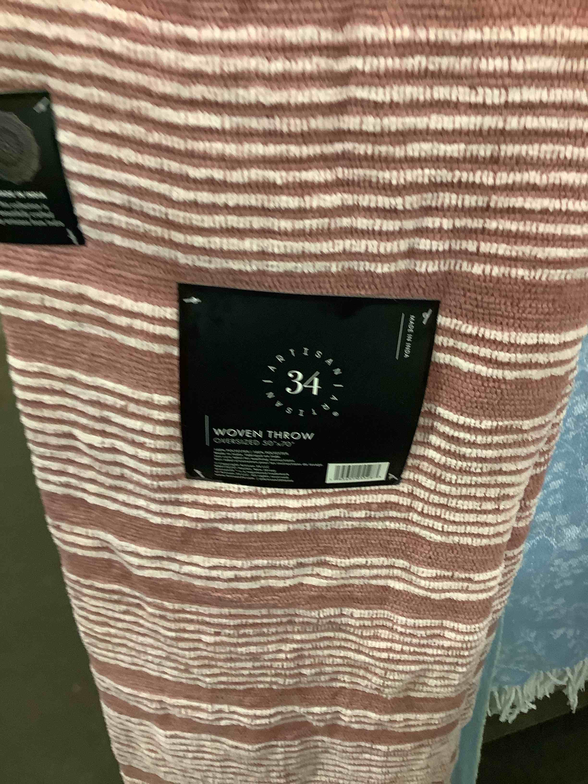 Condition photo showing Good Condition for throw