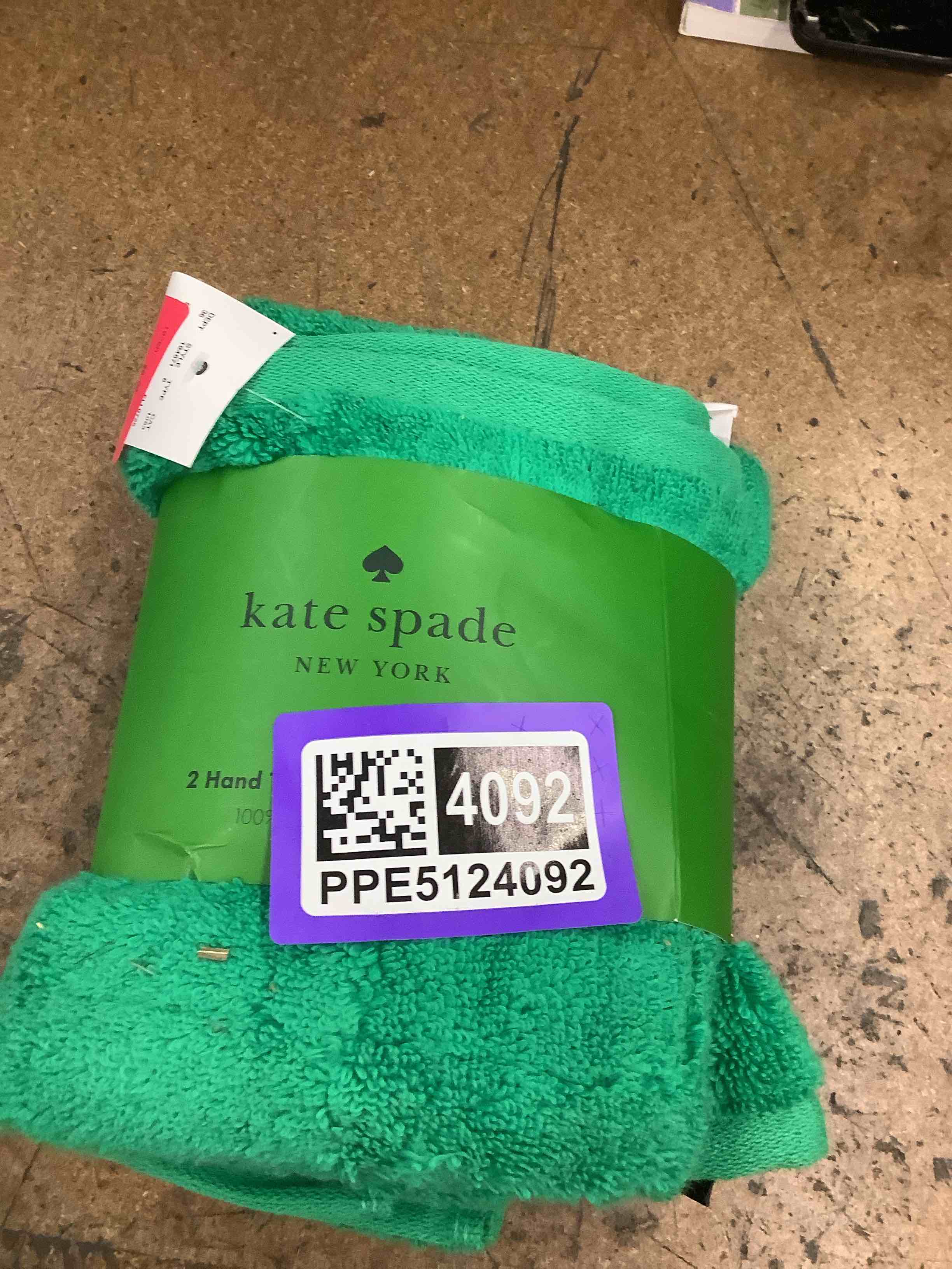 Condition photo showing Good Condition for hand towels 
