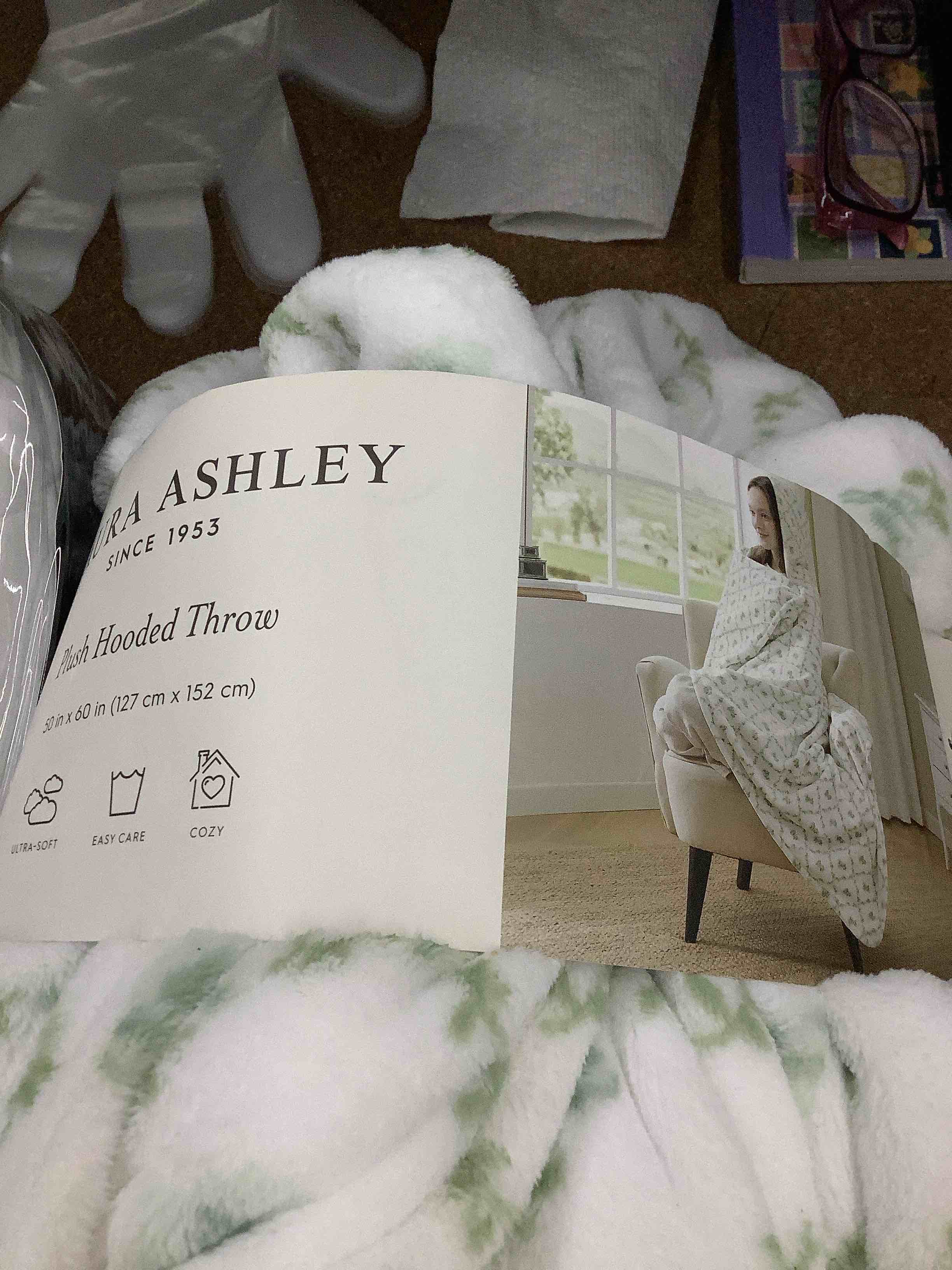 https://s3.amazonaws.com/lotting-images-prod/TheJayGroupLtd/PPE5124097_1777488165539.jpeg