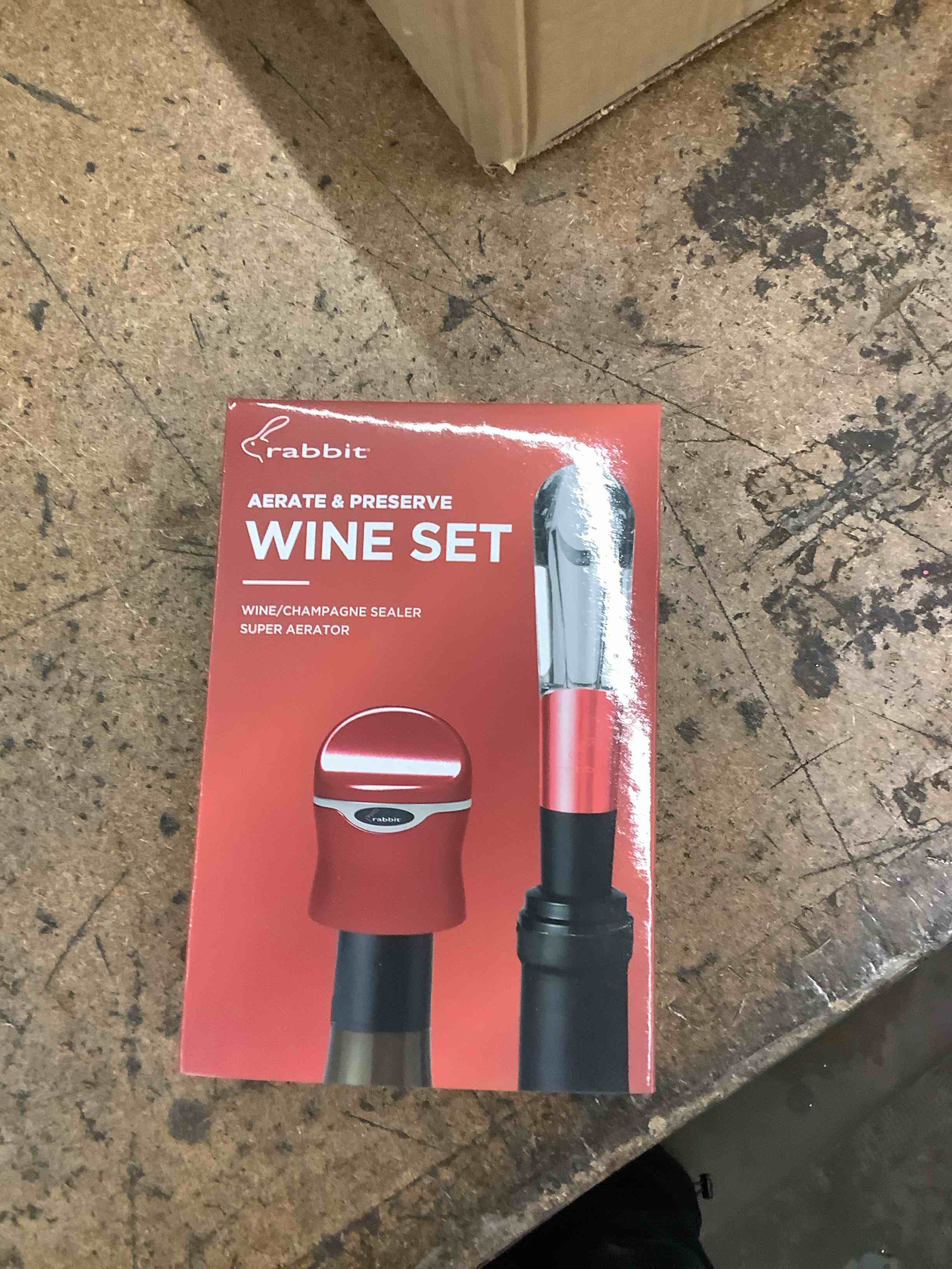 Condition photo showing Good Condition for wine set