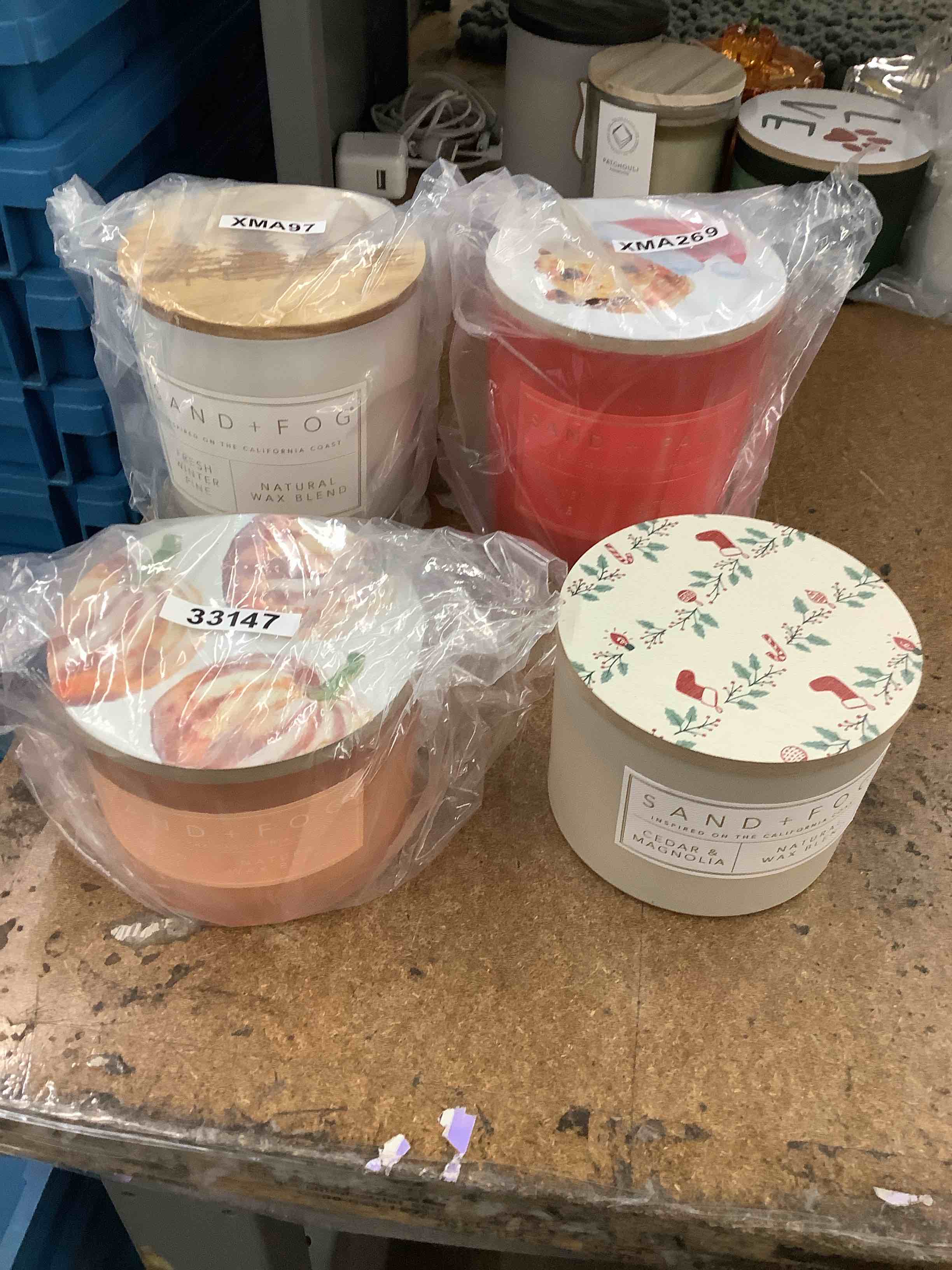Condition photo showing Good Condition for 4 sand+ fog candles 