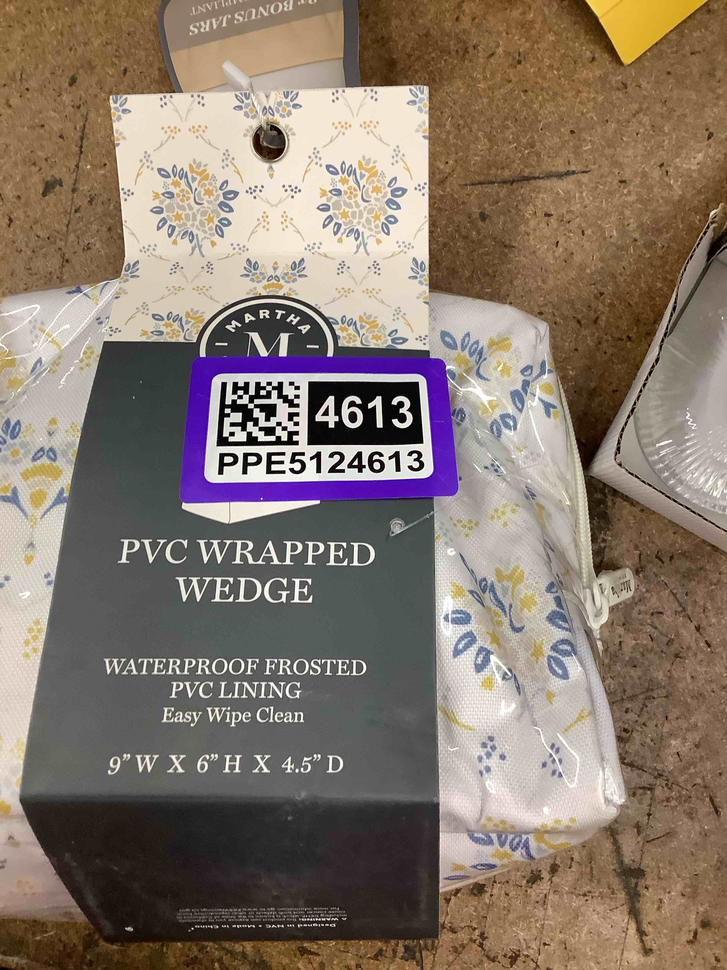 Condition photo showing Good Condition for waterproof wedge 