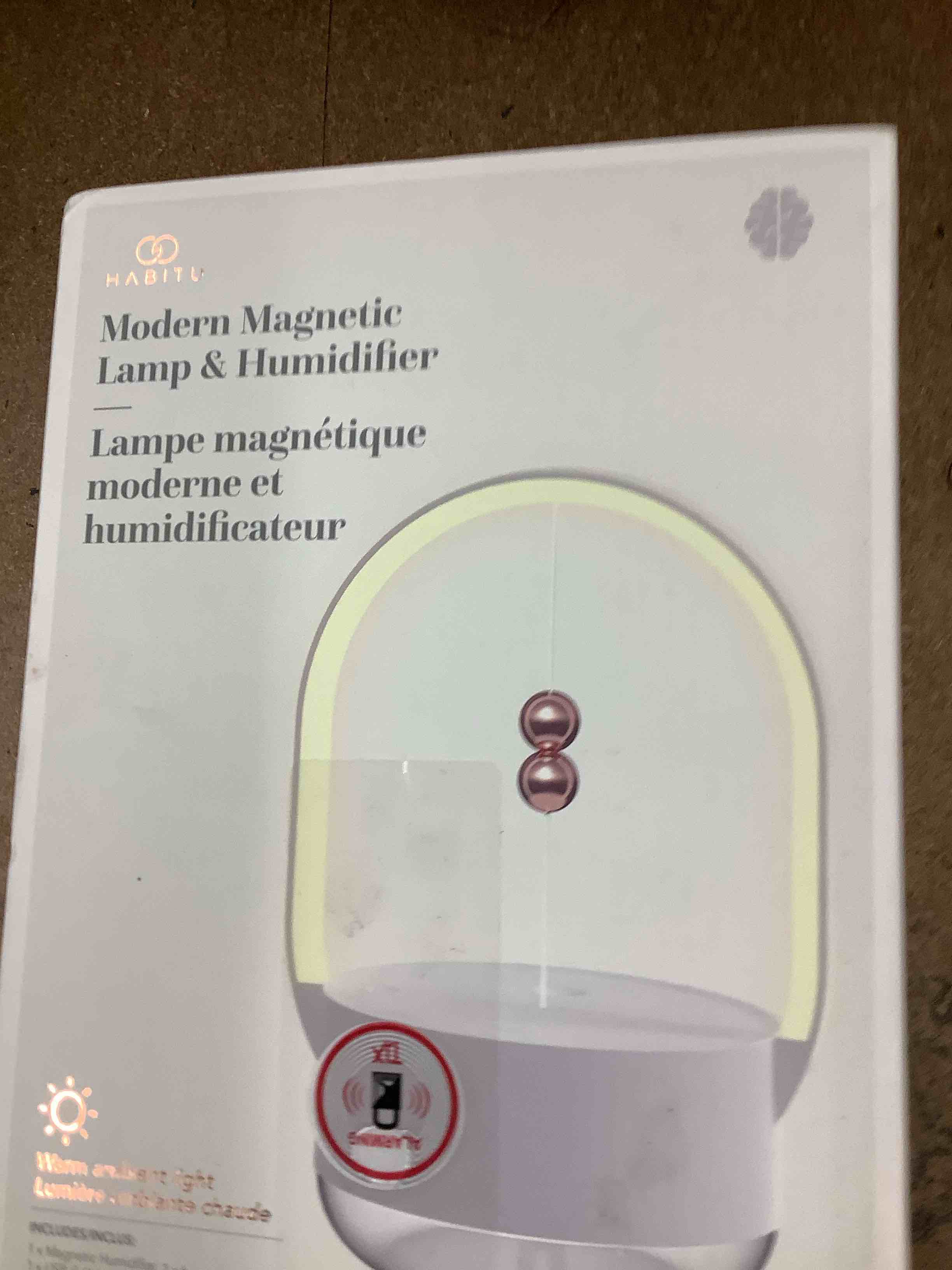Condition photo showing Good Condition for lamp and humidifier 