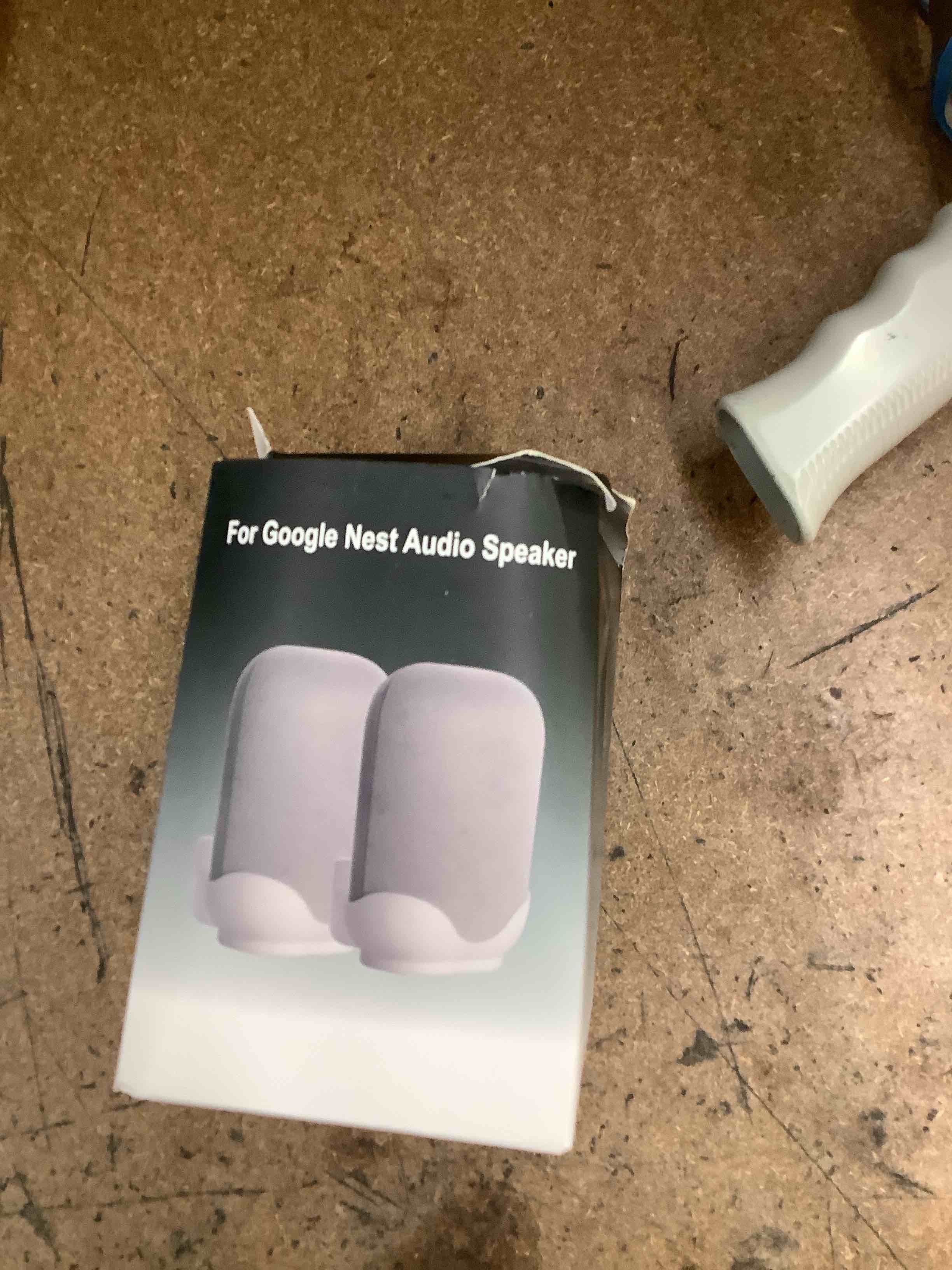 audio speakers 