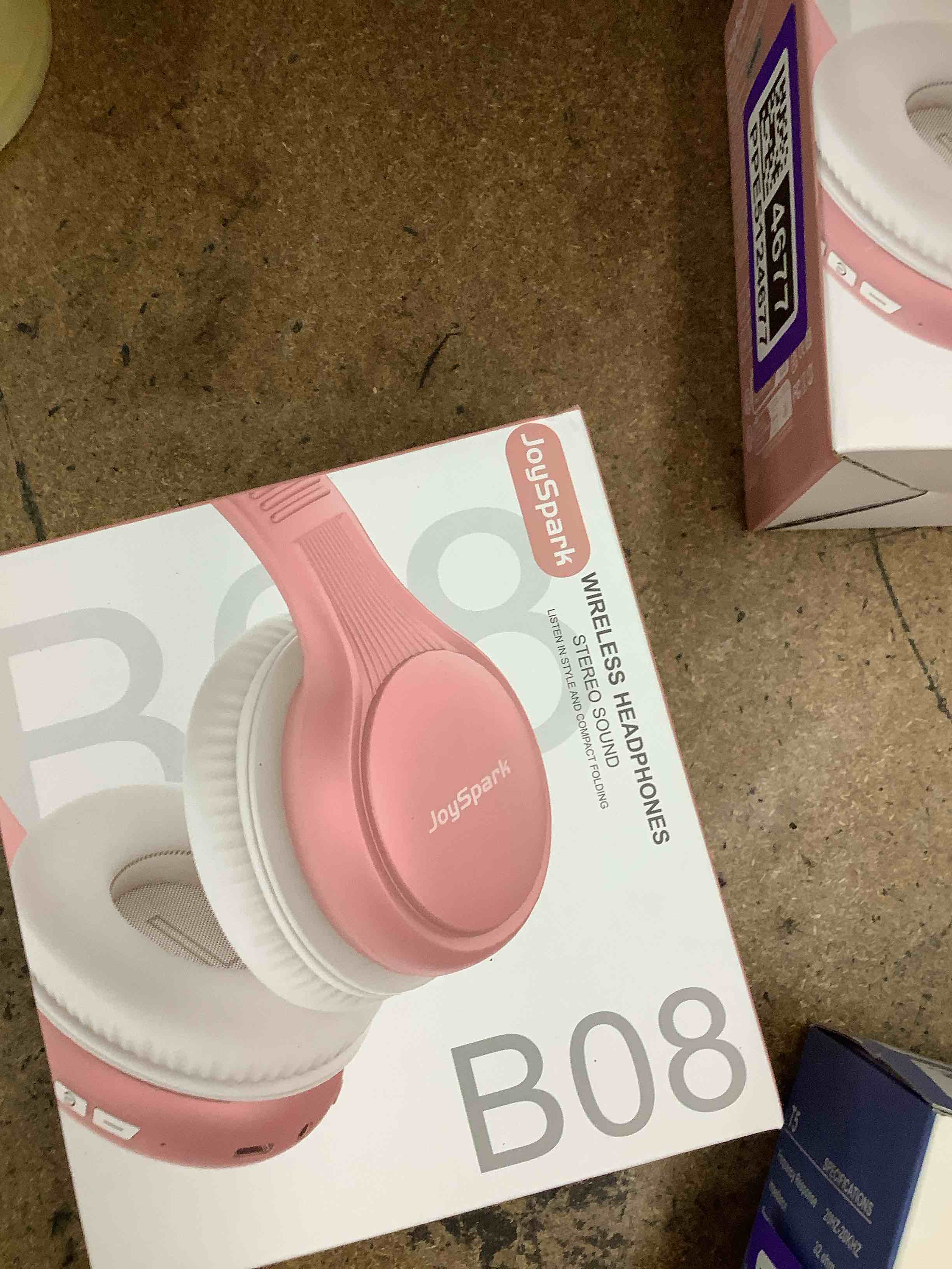 Condition photo showing Good Condition for headphones 