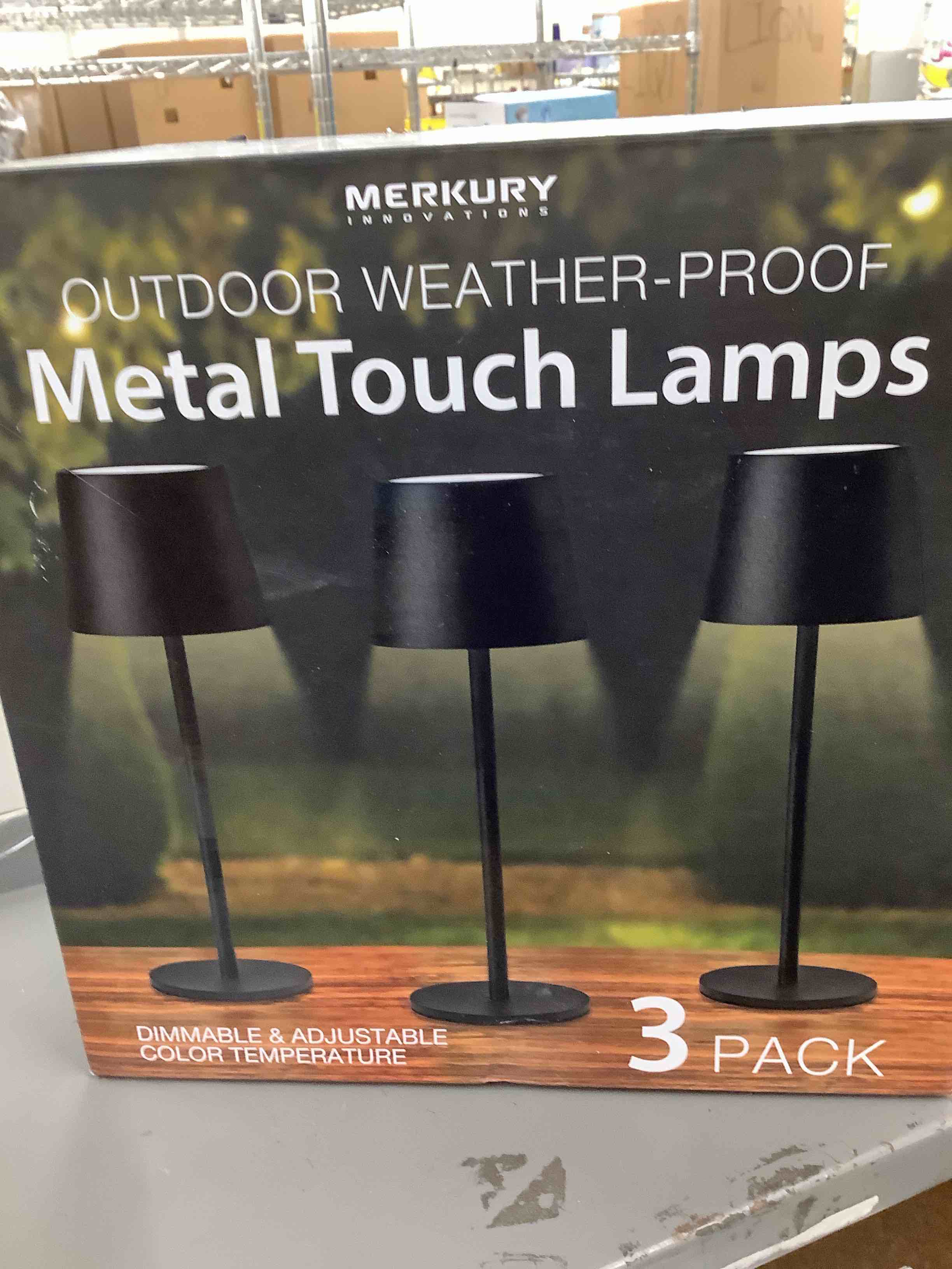 Condition photo showing Good Condition for metal lamps 